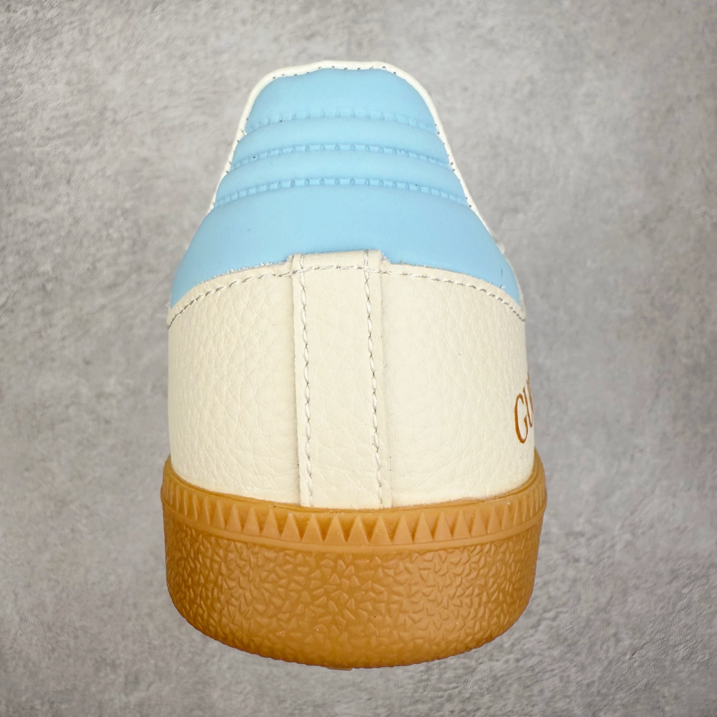 图片[8]-＃C2 AD Original Samba OG 复古经典轻便板鞋 定制配色 XR0010 这款桑巴鞋展示了高质量的工艺 带有装饰的超锁缝制和无缝的手感 柔软、柔软的皮革造型和标志性的3条纹完成了精致的外观 正规合身鞋带 鞋面上有绒面鞋垫 橡胶鞋底 享受正畸套筒软感 自50年代首次亮相以来就一直在赢得粉丝的青睐 尺码：36 36.5 37.5 38 38.5 39 40 40.5 41 42 42.5 43 44 44.5 45-选品中心