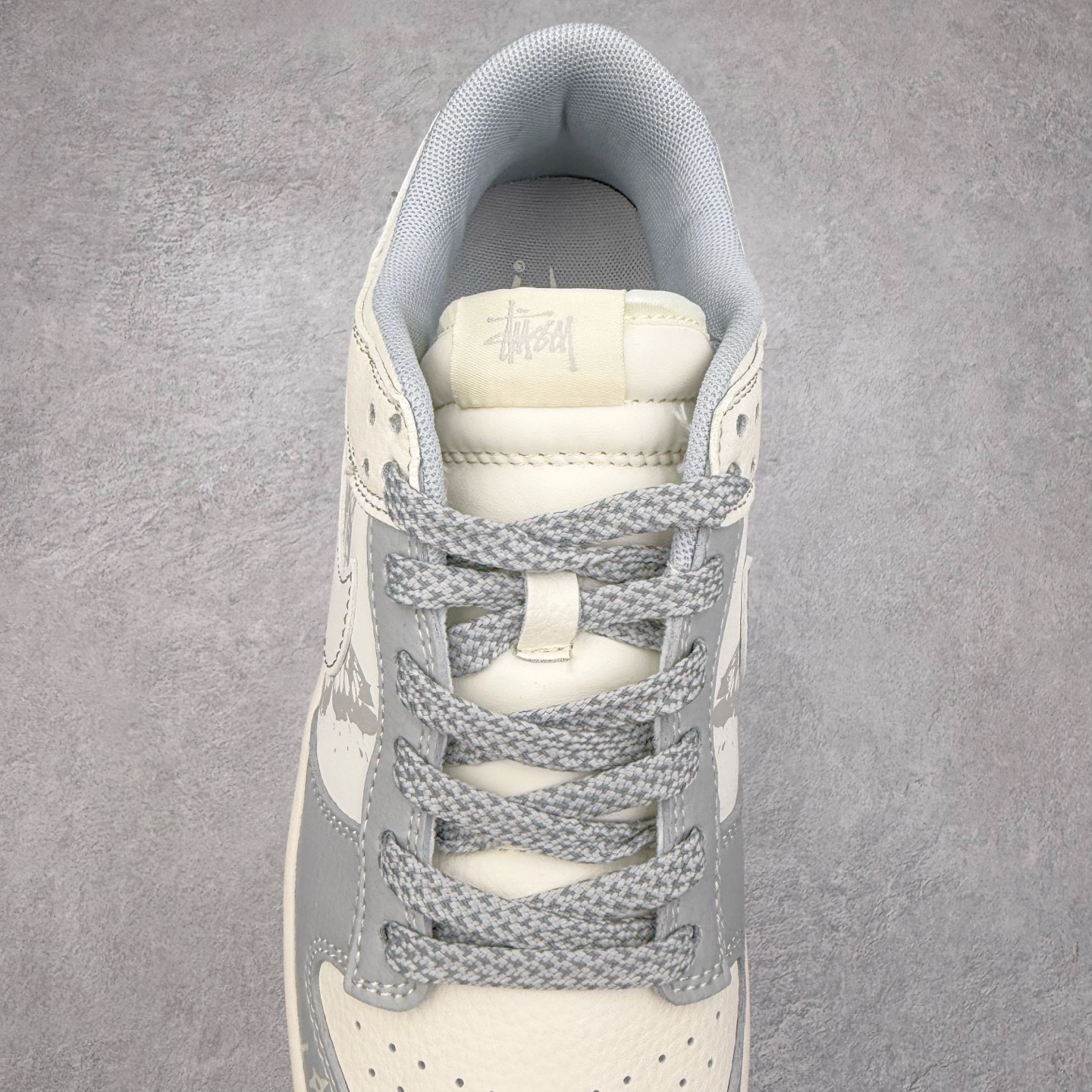 图片[5]-NK Dunk Low 定制配色 DJ2024-120 大厂出品 极力推荐 原装头层材料 独家版型蒸餾加工帶來的是更好的视觉和脚感体验大厂纯原品质出货 清洁度 电绣工艺 皮料切割干净无任何毛边 细节完美 实拍调校N版已经零色差零失真 百分百还原实物色彩所见即所得 不存在货不对板色差等低级问题 选购参考实物拍摄 不混卖不参货 只用心做好货严格选品 承诺混一赔十 尺码：36 36.5 37.5 38 38.5 39 40 40.5 41 42 42.5 43 44 44.5 45-选品中心