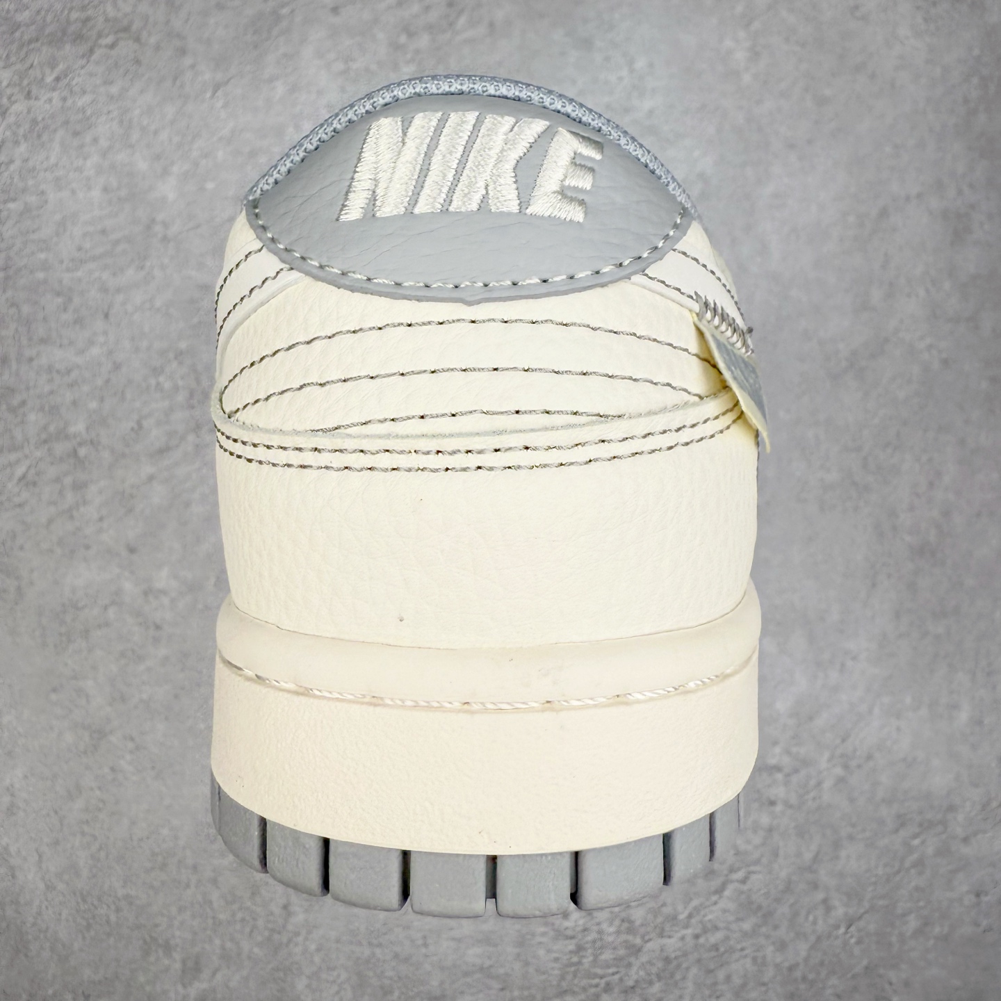 图片[8]-NK Dunk Low 定制配色 DJ2024-120 大厂出品 极力推荐 原装头层材料 独家版型蒸餾加工帶來的是更好的视觉和脚感体验大厂纯原品质出货 清洁度 电绣工艺 皮料切割干净无任何毛边 细节完美 实拍调校N版已经零色差零失真 百分百还原实物色彩所见即所得 不存在货不对板色差等低级问题 选购参考实物拍摄 不混卖不参货 只用心做好货严格选品 承诺混一赔十 尺码：36 36.5 37.5 38 38.5 39 40 40.5 41 42 42.5 43 44 44.5 45-选品中心