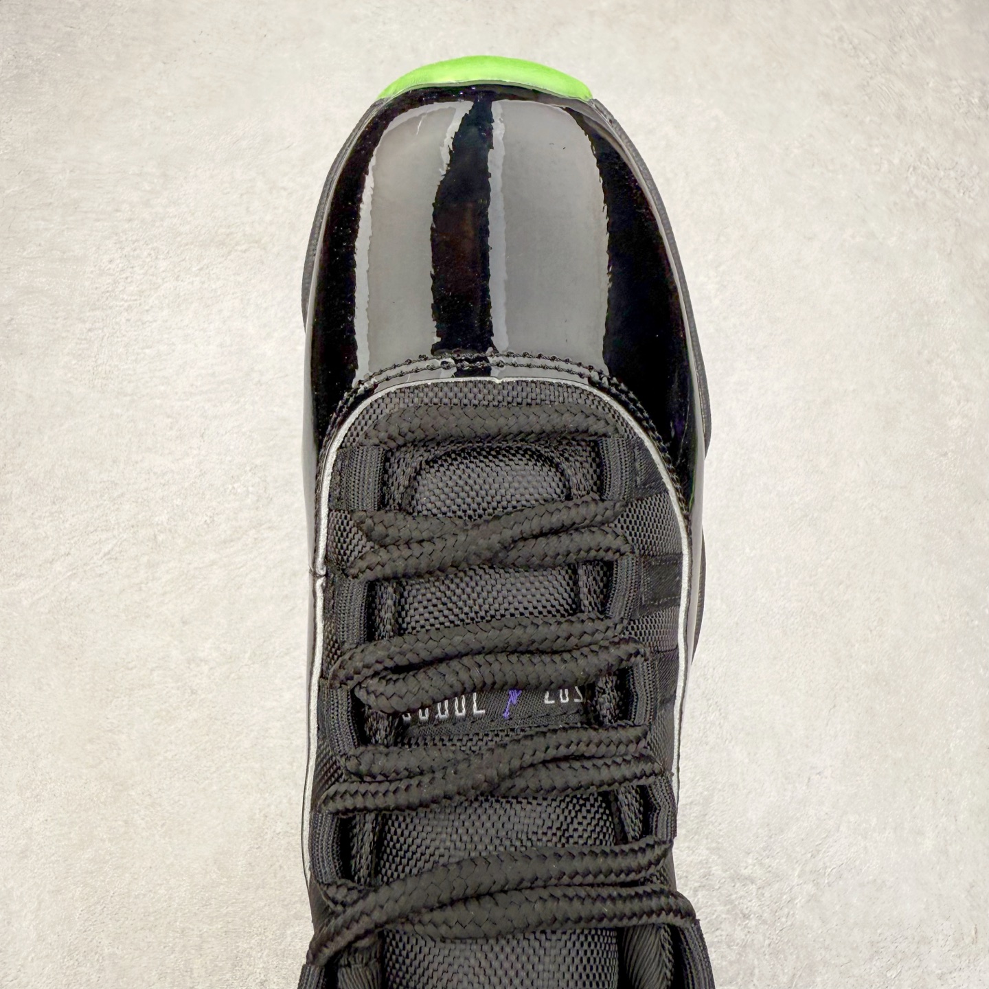 图片[4]-＃头层真碳福利 Air Jordan AJ11 系列 黑绿 IB1378-001 原盒原配 原鞋开模 鞋型零差距 正确中底 正确背垫刷胶 正确注胶孔 钢印加持 真实原厂碳纤 尺码：36 36.5 37.5 38 38.5 39 40 40.5 41 42 42.5 43 44 44.5 45 46-选品中心