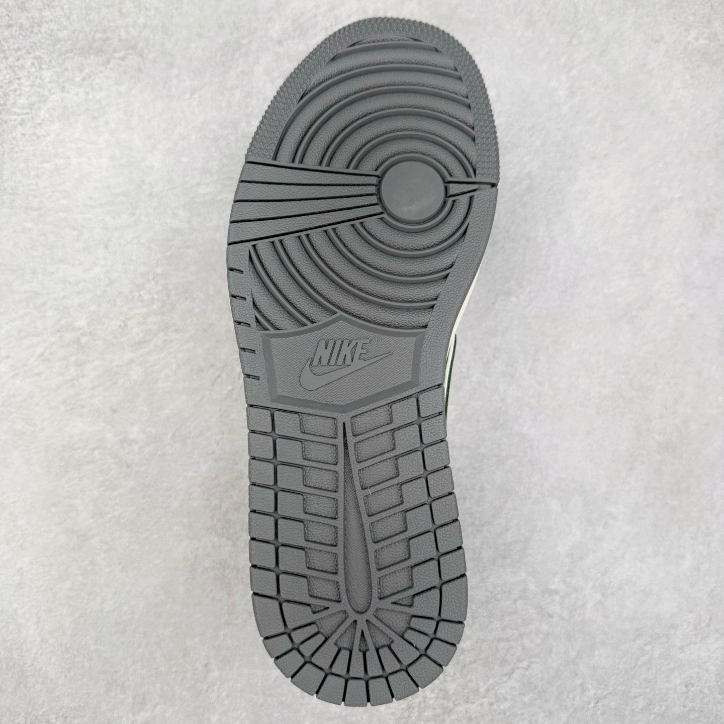 图片[9]-TS x Air Jordan AJ1 Low 倒钩低帮联名定制配色 YX5066-336 原厂内置气垫魔块 A模大底 头层小牛皮 鞋舌AJ原厂专用牛津布+AJ专用反口珍珠布+原厂无杂质高弹内里海棉+特殊封边弹力鞋带 实拍调校N版已经零色差零失真 百分百还原实物色彩所见即所得 不存在货不对板色差等低级问题 选购参考实物拍摄 不混卖不参货 只用心做好货严格选品 承诺混一赔十 尺码：36 36.5 37.5 38 38.5 39 40 40.5 41 42 42.5 43 44 44.5 45-选品中心