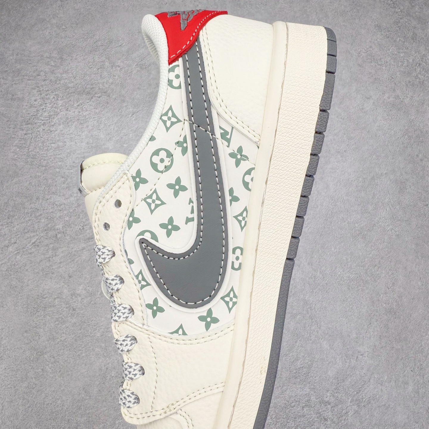 图片[7]-TS x Air Jordan AJ1 Low 倒钩低帮联名定制配色 YX5066-336 原厂内置气垫魔块 A模大底 头层小牛皮 鞋舌AJ原厂专用牛津布+AJ专用反口珍珠布+原厂无杂质高弹内里海棉+特殊封边弹力鞋带 实拍调校N版已经零色差零失真 百分百还原实物色彩所见即所得 不存在货不对板色差等低级问题 选购参考实物拍摄 不混卖不参货 只用心做好货严格选品 承诺混一赔十 尺码：36 36.5 37.5 38 38.5 39 40 40.5 41 42 42.5 43 44 44.5 45-选品中心