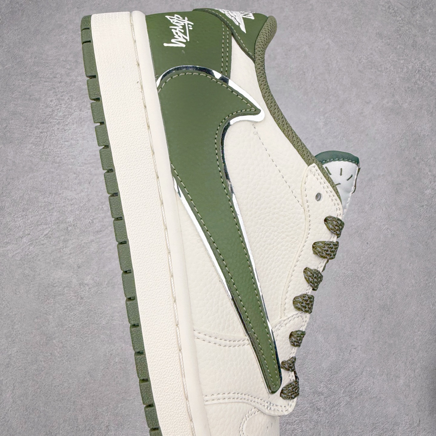 图片[6]-TS x Air Jordan AJ1 Low 倒钩低帮联名定制配色 ST5696-263 原厂内置气垫魔块 A模大底 头层小牛皮 鞋舌AJ原厂专用牛津布+AJ专用反口珍珠布+原厂无杂质高弹内里海棉+特殊封边弹力鞋带 实拍调校N版已经零色差零失真 百分百还原实物色彩所见即所得 不存在货不对板色差等低级问题 选购参考实物拍摄 不混卖不参货 只用心做好货严格选品 承诺混一赔十 尺码：36 36.5 37.5 38 38.5 39 40 40.5 41 42 42.5 43 44 44.5 45-选品中心