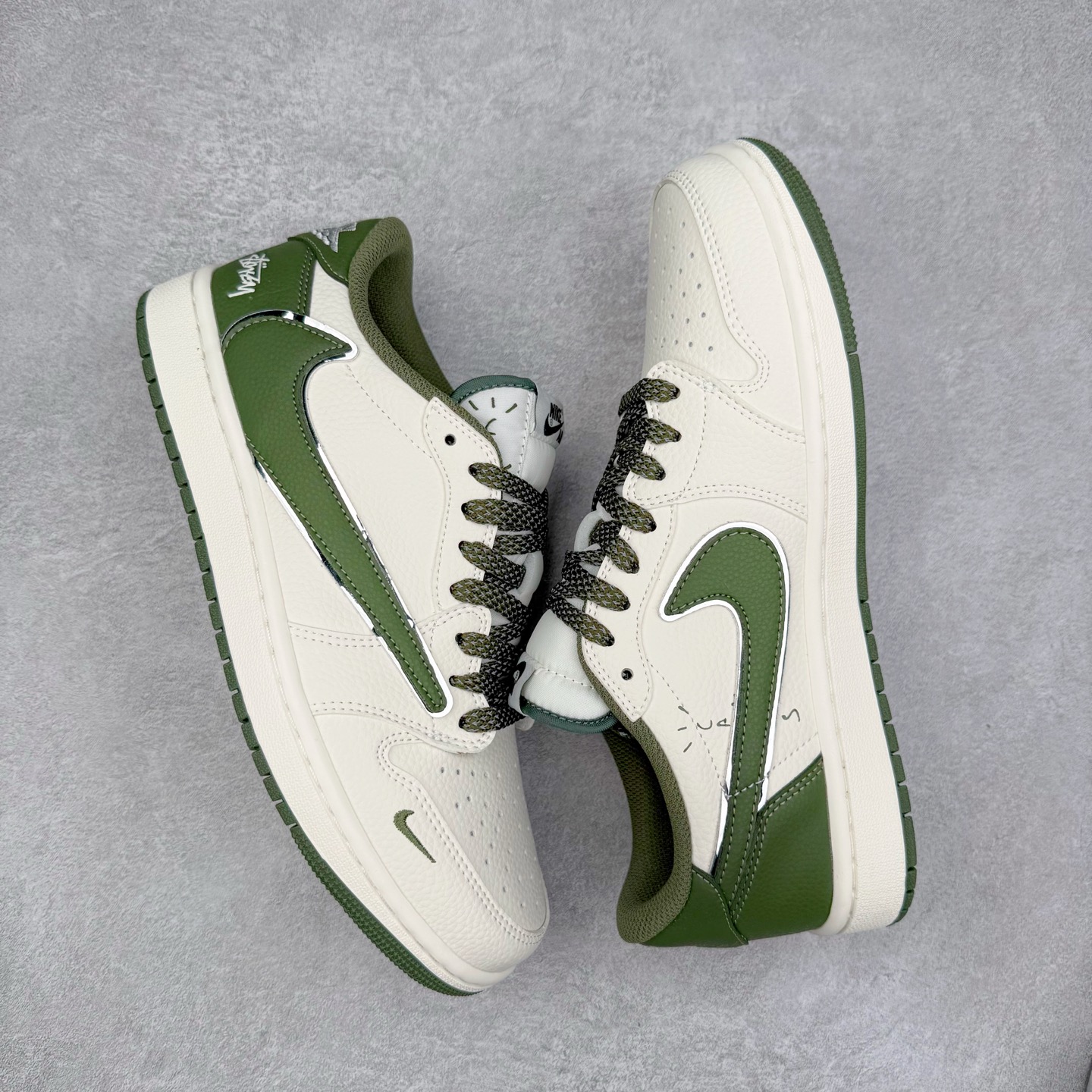 图片[3]-TS x Air Jordan AJ1 Low 倒钩低帮联名定制配色 ST5696-263 原厂内置气垫魔块 A模大底 头层小牛皮 鞋舌AJ原厂专用牛津布+AJ专用反口珍珠布+原厂无杂质高弹内里海棉+特殊封边弹力鞋带 实拍调校N版已经零色差零失真 百分百还原实物色彩所见即所得 不存在货不对板色差等低级问题 选购参考实物拍摄 不混卖不参货 只用心做好货严格选品 承诺混一赔十 尺码：36 36.5 37.5 38 38.5 39 40 40.5 41 42 42.5 43 44 44.5 45-选品中心