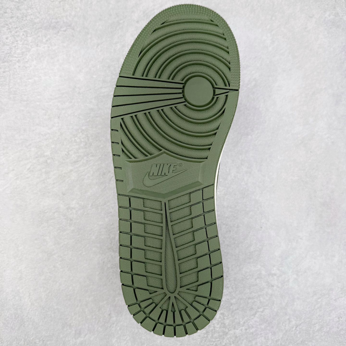 图片[9]-TS x Air Jordan AJ1 Low 倒钩低帮联名定制配色 ST5696-263 原厂内置气垫魔块 A模大底 头层小牛皮 鞋舌AJ原厂专用牛津布+AJ专用反口珍珠布+原厂无杂质高弹内里海棉+特殊封边弹力鞋带 实拍调校N版已经零色差零失真 百分百还原实物色彩所见即所得 不存在货不对板色差等低级问题 选购参考实物拍摄 不混卖不参货 只用心做好货严格选品 承诺混一赔十 尺码：36 36.5 37.5 38 38.5 39 40 40.5 41 42 42.5 43 44 44.5 45-选品中心