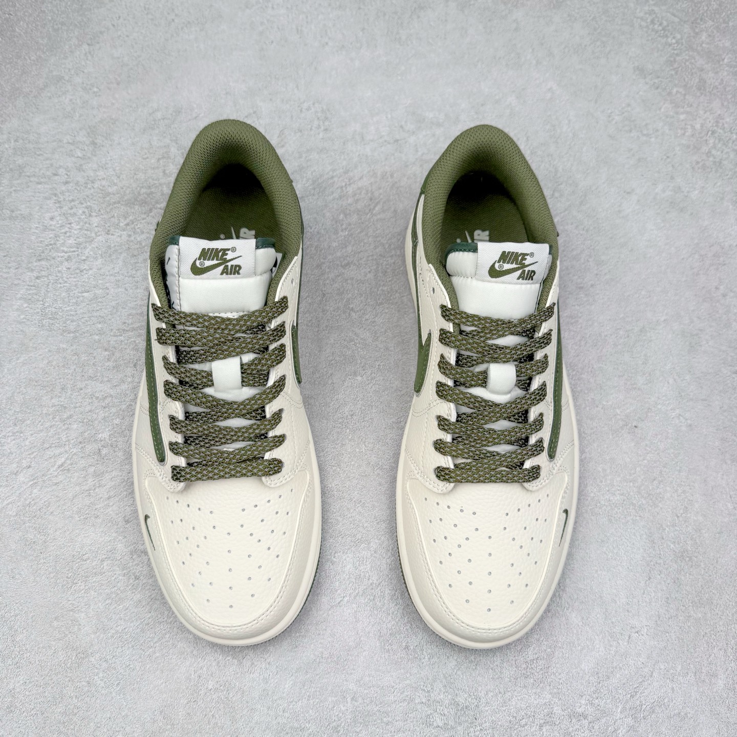 图片[2]-TS x Air Jordan AJ1 Low 倒钩低帮联名定制配色 ST5696-263 原厂内置气垫魔块 A模大底 头层小牛皮 鞋舌AJ原厂专用牛津布+AJ专用反口珍珠布+原厂无杂质高弹内里海棉+特殊封边弹力鞋带 实拍调校N版已经零色差零失真 百分百还原实物色彩所见即所得 不存在货不对板色差等低级问题 选购参考实物拍摄 不混卖不参货 只用心做好货严格选品 承诺混一赔十 尺码：36 36.5 37.5 38 38.5 39 40 40.5 41 42 42.5 43 44 44.5 45-选品中心