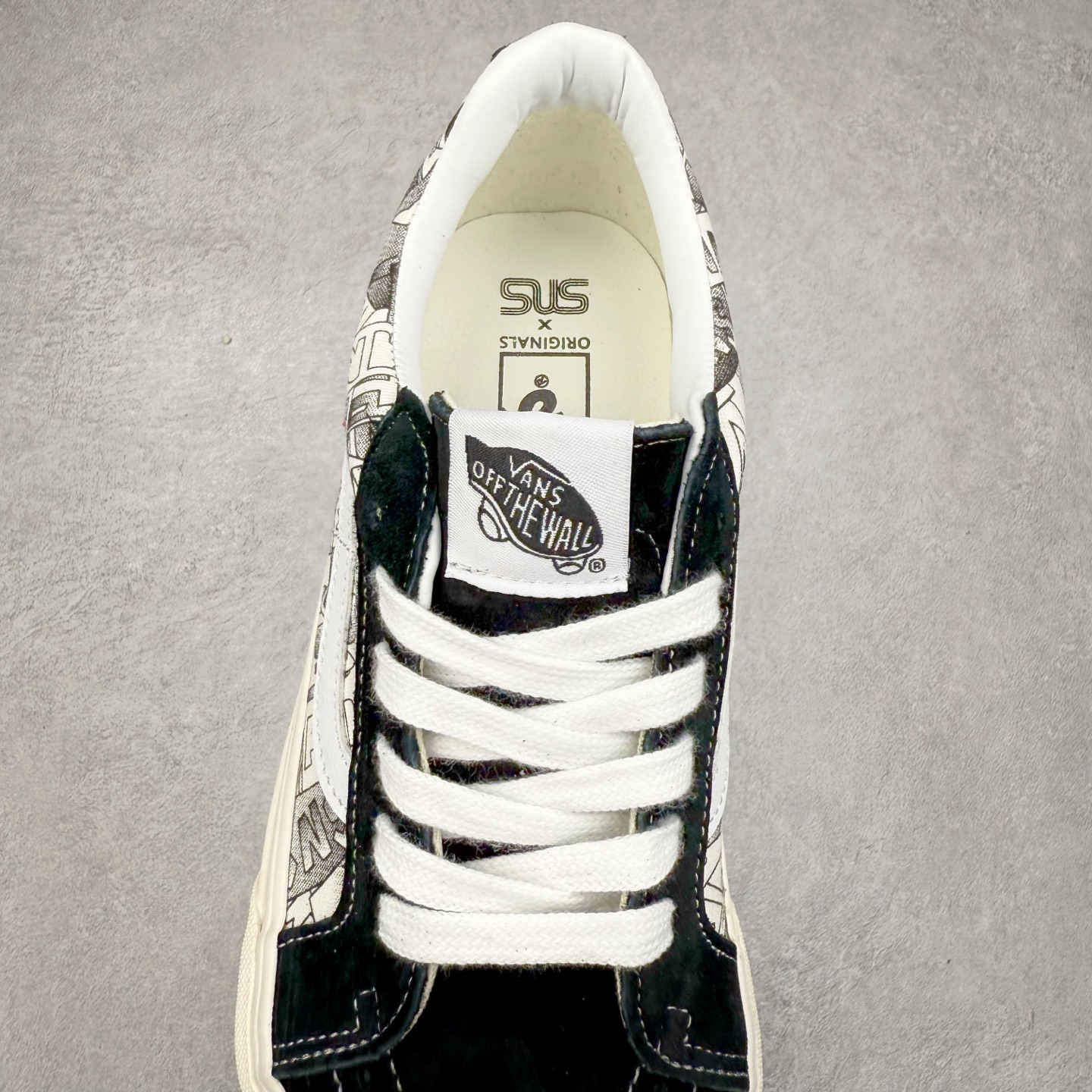 图片[5]-Vans Sk8-Low x SNS黑白涂鸦 以当地 Venice 沙滩为主题，设计上致敬1980和1990年代滑板者和冲浪者爱好者的穿着。鞋面整体以黑白为主色，搭配了黑色涂鸦图案，彰显联名身份。 尺码：35 36 36.5 37 38 38.5 39 40 40.5 41 42 42.5 43 44-选品中心