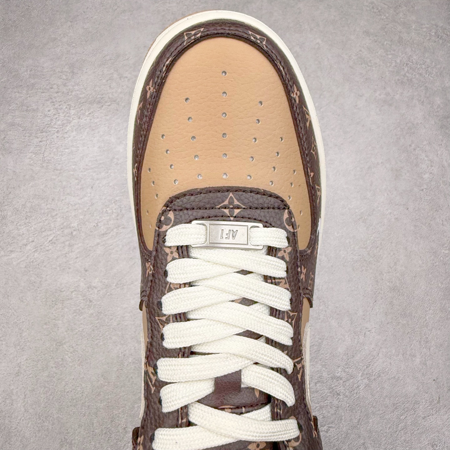 图片[4]-NK Air Force 1´07 Low 空军一号低帮百搭休闲运动板鞋 LW9279-009 柔软、弹性十足的缓震性能和出色的中底设计 横跨复古与现代的外型结合 造就出风靡全球 三十多年的Force 1 直到今天还深受青睐 实拍调校N版已经零色差零失真 百分百还原实物色彩所见即所得 不存在货不对板色差等低级问题 选购参考实物拍摄 不混卖不参货 只用心做好货严格选品 承诺混一赔十 尺码：36 36.5 37.5 38 38.5 39 40 40.5 41 42 42.5 43 44 44.5 45-选品中心