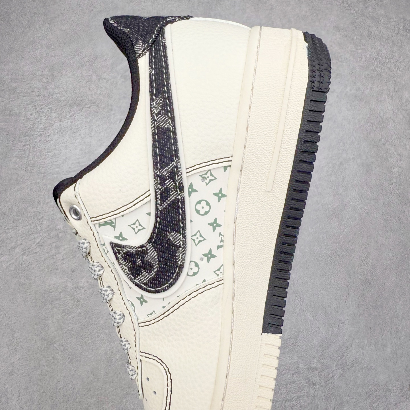 图片[7]-NK Air Force 1´07 Low 空军一号低帮百搭休闲运动板鞋 YX5066-341 柔软、弹性十足的缓震性能和出色的中底设计 横跨复古与现代的外型结合 造就出风靡全球 三十多年的Force 1 直到今天还深受青睐 实拍调校N版已经零色差零失真 百分百还原实物色彩所见即所得 不存在货不对板色差等低级问题 选购参考实物拍摄 不混卖不参货 只用心做好货严格选品 承诺混一赔十 尺码：36 36.5 37.5 38 38.5 39 40 40.5 41 42 42.5 43 44 44.5 45-选品中心