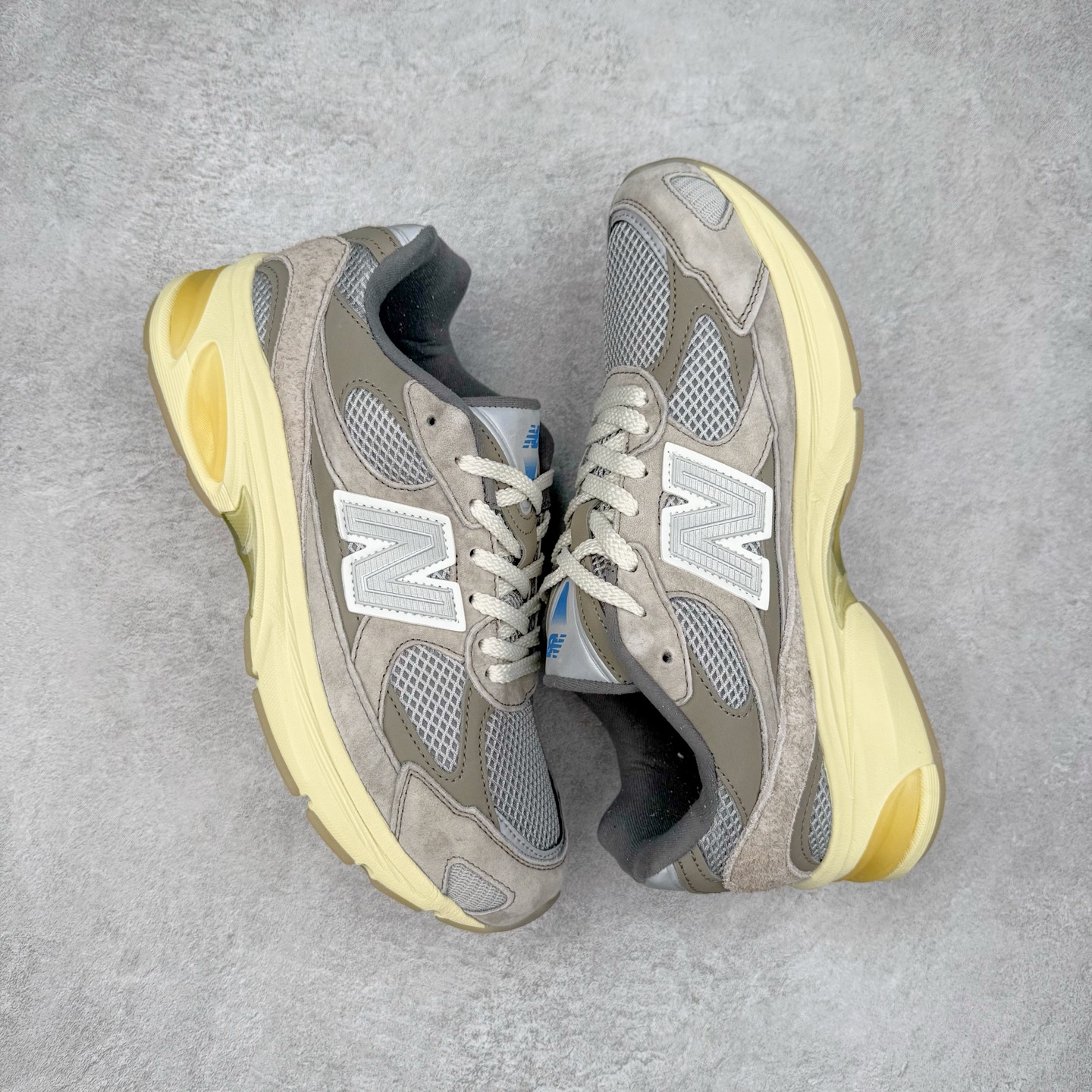 图片[3]-New Balance NB2010系列新百伦经典复古休闲运动板鞋 以ENCAP中底配以升级版 N-ERGY缓震物料 鞋面则采用特色的柔软麂皮搭以NewBalance经典的尼龙网布 低调中还原跑鞋本真 更年轻化的设计理念与材质 让新世代青年得以用全新视角体验经典鞋款的传奇魅力尺码：36 37 37.5 38 38.5 39.5 40 40.5 41.5 42 42.5 43 44 45-选品中心