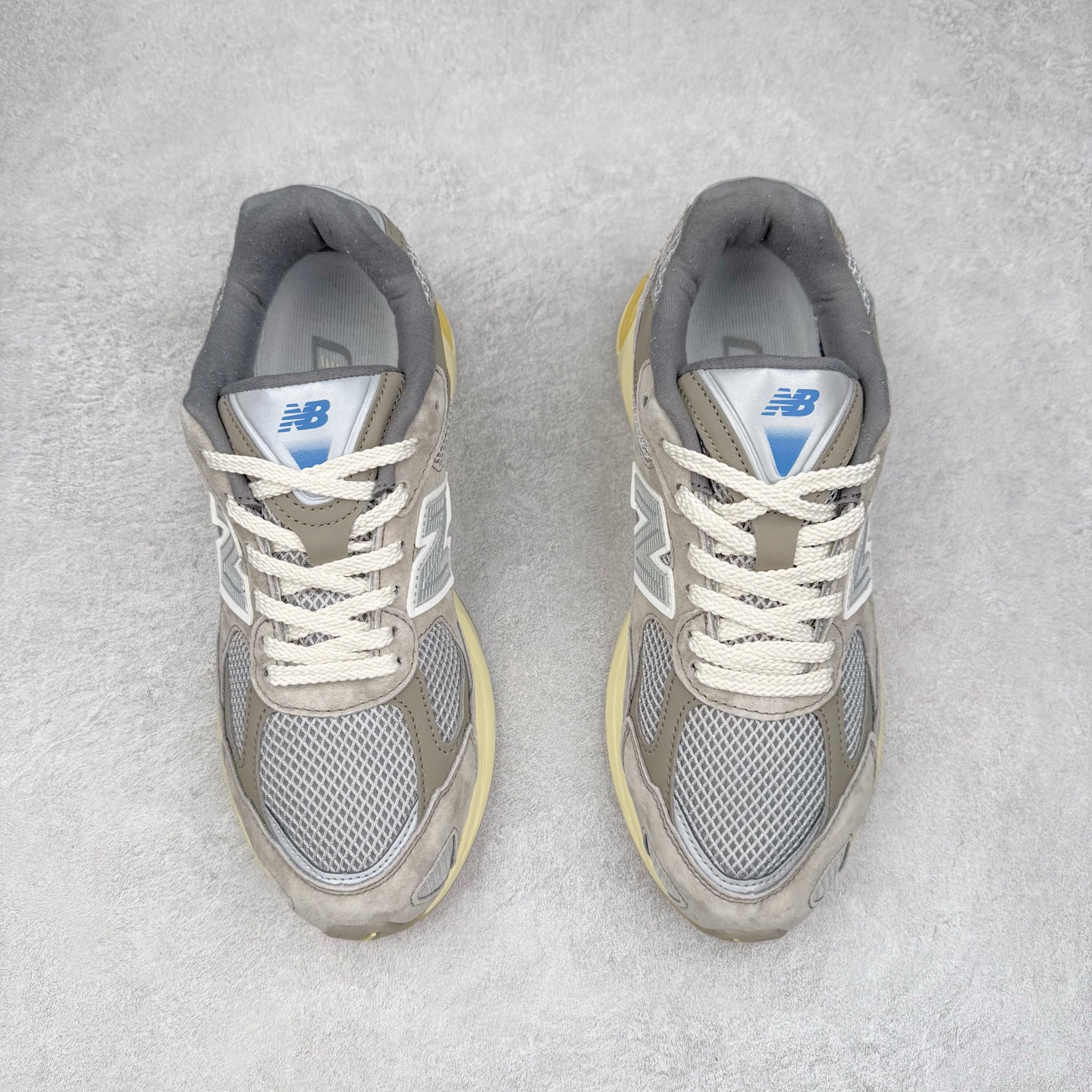 图片[2]-New Balance NB2010系列新百伦经典复古休闲运动板鞋 以ENCAP中底配以升级版 N-ERGY缓震物料 鞋面则采用特色的柔软麂皮搭以NewBalance经典的尼龙网布 低调中还原跑鞋本真 更年轻化的设计理念与材质 让新世代青年得以用全新视角体验经典鞋款的传奇魅力尺码：36 37 37.5 38 38.5 39.5 40 40.5 41.5 42 42.5 43 44 45-选品中心