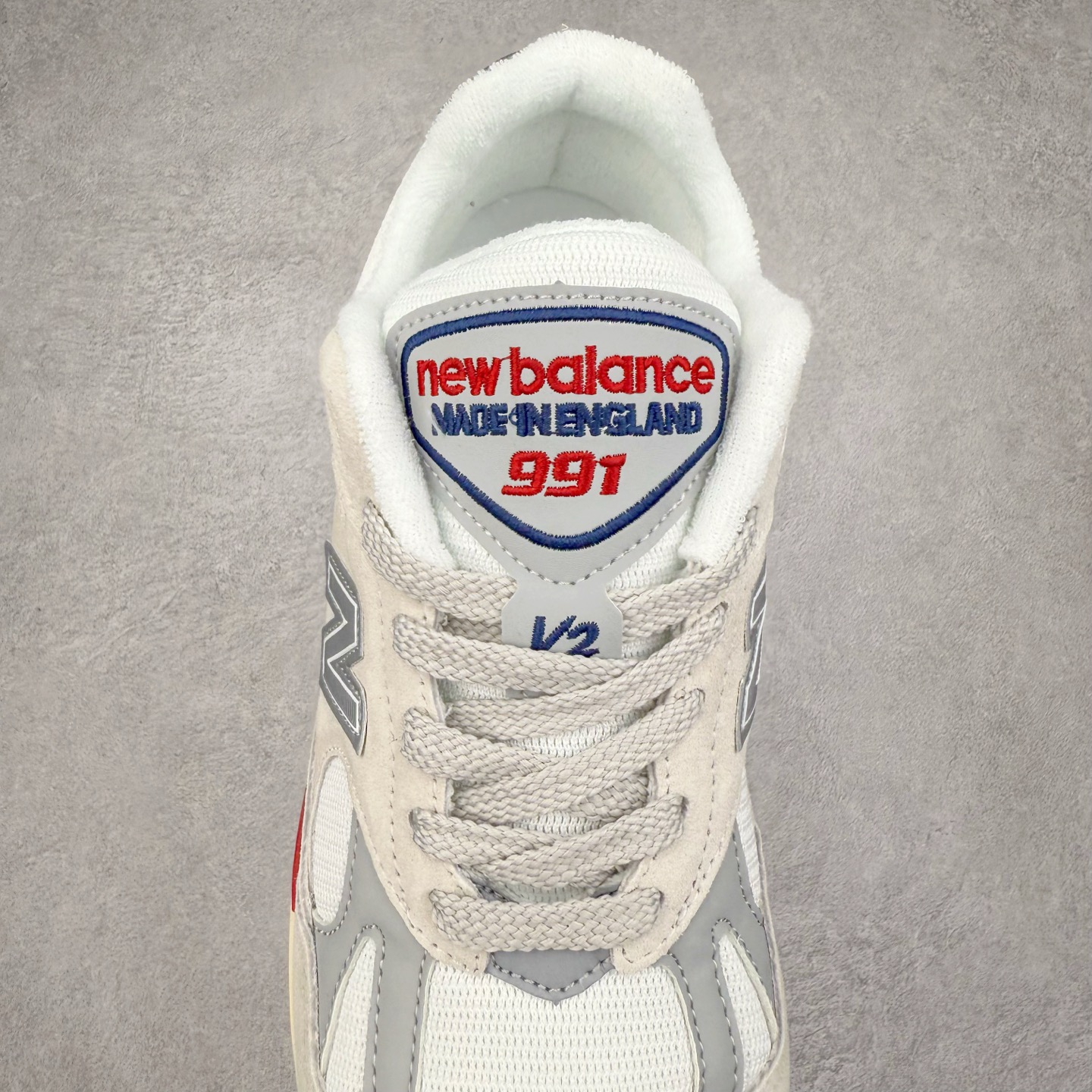 图片[5]-＃DT纯原 New Balance 新百伦NB991总统复古慢跑鞋 鞋身以网眼鞋面结合同色系优质麂皮革构成，鞋舌处点缀 New Balance Made In USA 同色系刺绣标识，彰显鞋款身份。鞋侧点缀银色 \\\”991\\\” 字样，丰富鞋身设计的同时，构建时尚外观。鞋款搭载 ABZORB 缓震系统，通过缓冲和抗压性的结合来吸收冲击力，舒适功能升级。同时搭配泛黄做旧中底，打造丰富层次感，缔造出色复古韵味。尺码：36 37 37.5 38 38.5 39 40 40.5 41.5 42 42.5 43 44 44.5 45-选品中心