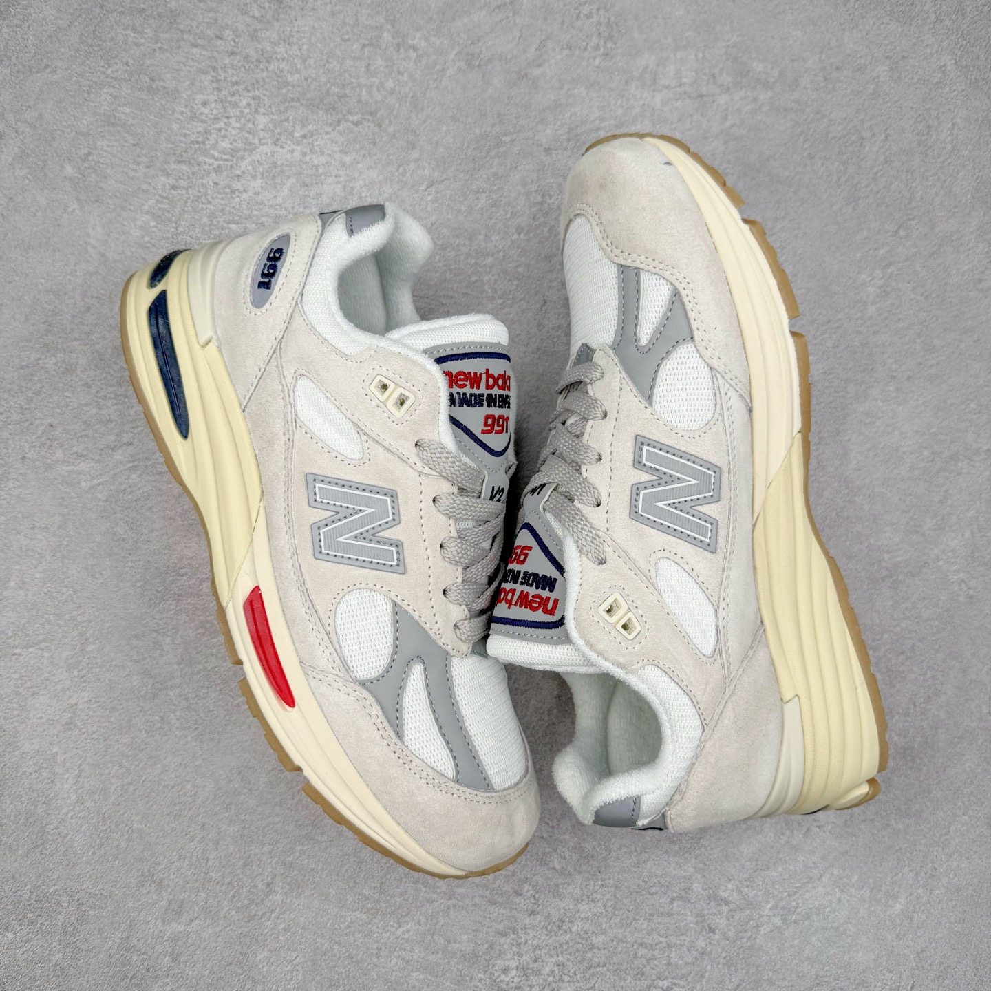 图片[3]-＃DT纯原 New Balance 新百伦NB991总统复古慢跑鞋 鞋身以网眼鞋面结合同色系优质麂皮革构成，鞋舌处点缀 New Balance Made In USA 同色系刺绣标识，彰显鞋款身份。鞋侧点缀银色 \\\”991\\\” 字样，丰富鞋身设计的同时，构建时尚外观。鞋款搭载 ABZORB 缓震系统，通过缓冲和抗压性的结合来吸收冲击力，舒适功能升级。同时搭配泛黄做旧中底，打造丰富层次感，缔造出色复古韵味。尺码：36 37 37.5 38 38.5 39 40 40.5 41.5 42 42.5 43 44 44.5 45-选品中心