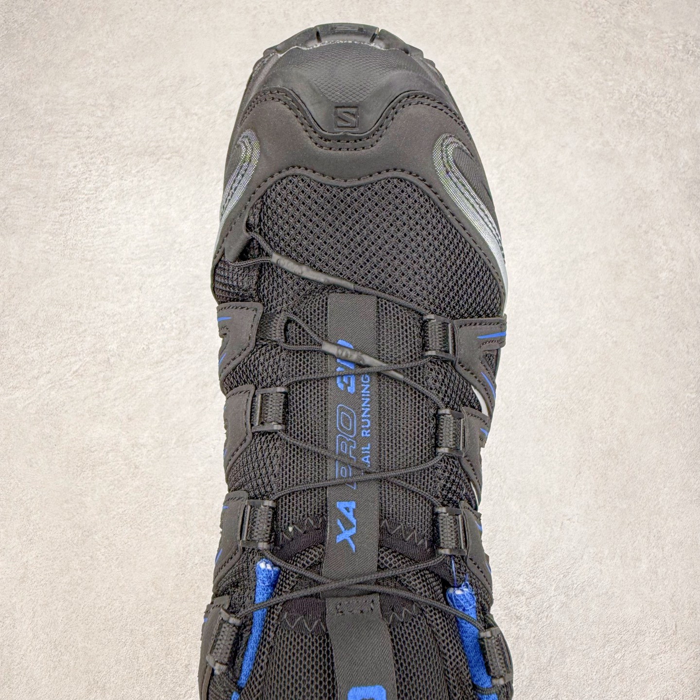 图片[4]-＃HP纯原 SALOMON XA Pro 3D ADV 萨洛蒙潮流越野机能户外功能鞋 虎扑平台特供订单 耗时半年巨作 全套原纸板楦头开发 原厂特供网布配套加持 确保原汁原味 完美呈现版型 原档数据独家私模五层组合大底 男女鞋同步官方开发至46.5 原装Ortholite轻量化鞋垫 中底布带钢印编号 原厂TPU锁扣 进口港宝加持 后跟自然饱满 还原公司包裹性 鞋面采用SENSIFT贴合技术 全方位贴合包裹脚型 鞋跟部鞋底牵引设计 提供强大的抓地性能 更适应野外崎岖不平的道路 其3D ADVANCED CHASSIS底盘 材料轻量大化 钉齿设计更具稳定性 防护性 鞋底易磨损区运用CONTAGRIP高耐磨材料 应对城市硬质路面长距离跑考验 尺码：36 36.5 37.5 38 38.5 39 40 40.5 41 42 42.5 43 44 44.5 45 46 46.5-选品中心