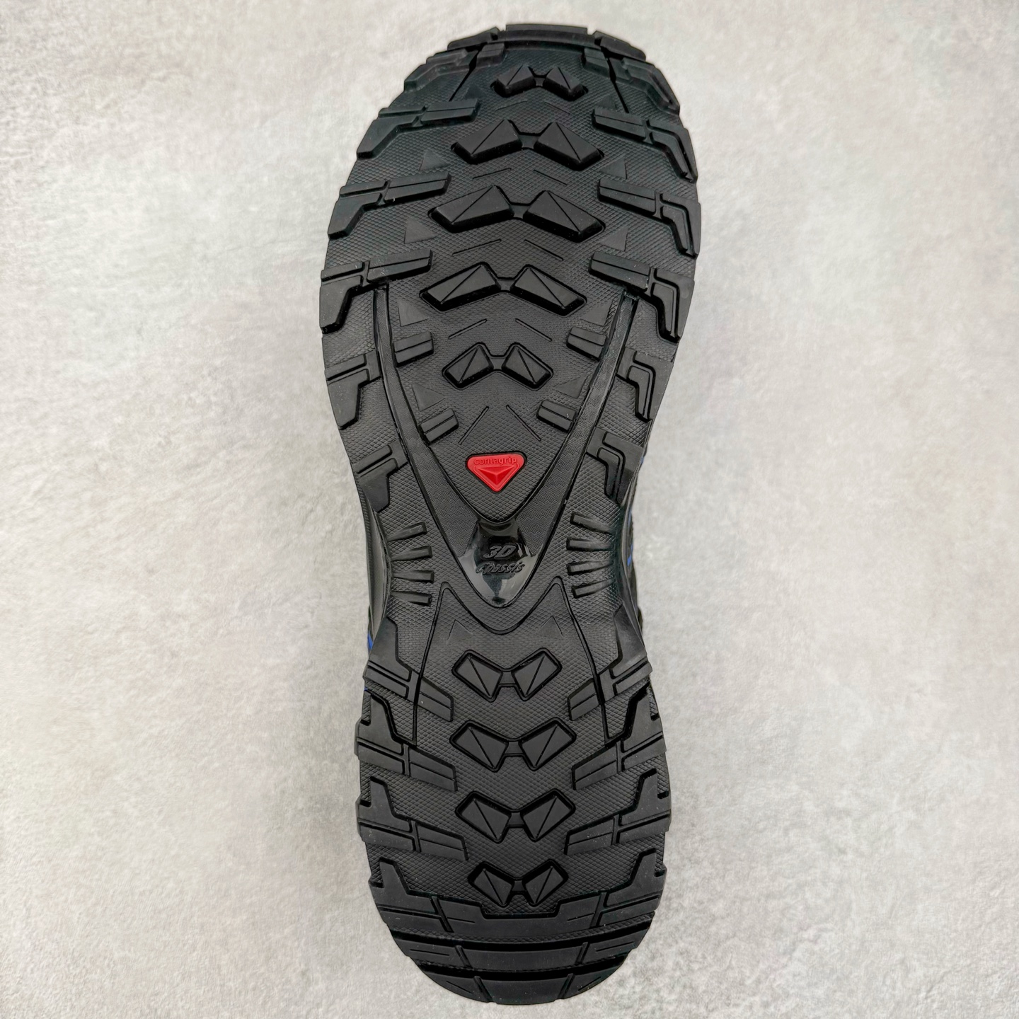 图片[9]-＃HP纯原 SALOMON XA Pro 3D ADV 萨洛蒙潮流越野机能户外功能鞋 虎扑平台特供订单 耗时半年巨作 全套原纸板楦头开发 原厂特供网布配套加持 确保原汁原味 完美呈现版型 原档数据独家私模五层组合大底 男女鞋同步官方开发至46.5 原装Ortholite轻量化鞋垫 中底布带钢印编号 原厂TPU锁扣 进口港宝加持 后跟自然饱满 还原公司包裹性 鞋面采用SENSIFT贴合技术 全方位贴合包裹脚型 鞋跟部鞋底牵引设计 提供强大的抓地性能 更适应野外崎岖不平的道路 其3D ADVANCED CHASSIS底盘 材料轻量大化 钉齿设计更具稳定性 防护性 鞋底易磨损区运用CONTAGRIP高耐磨材料 应对城市硬质路面长距离跑考验 尺码：36 36.5 37.5 38 38.5 39 40 40.5 41 42 42.5 43 44 44.5 45 46 46.5-选品中心