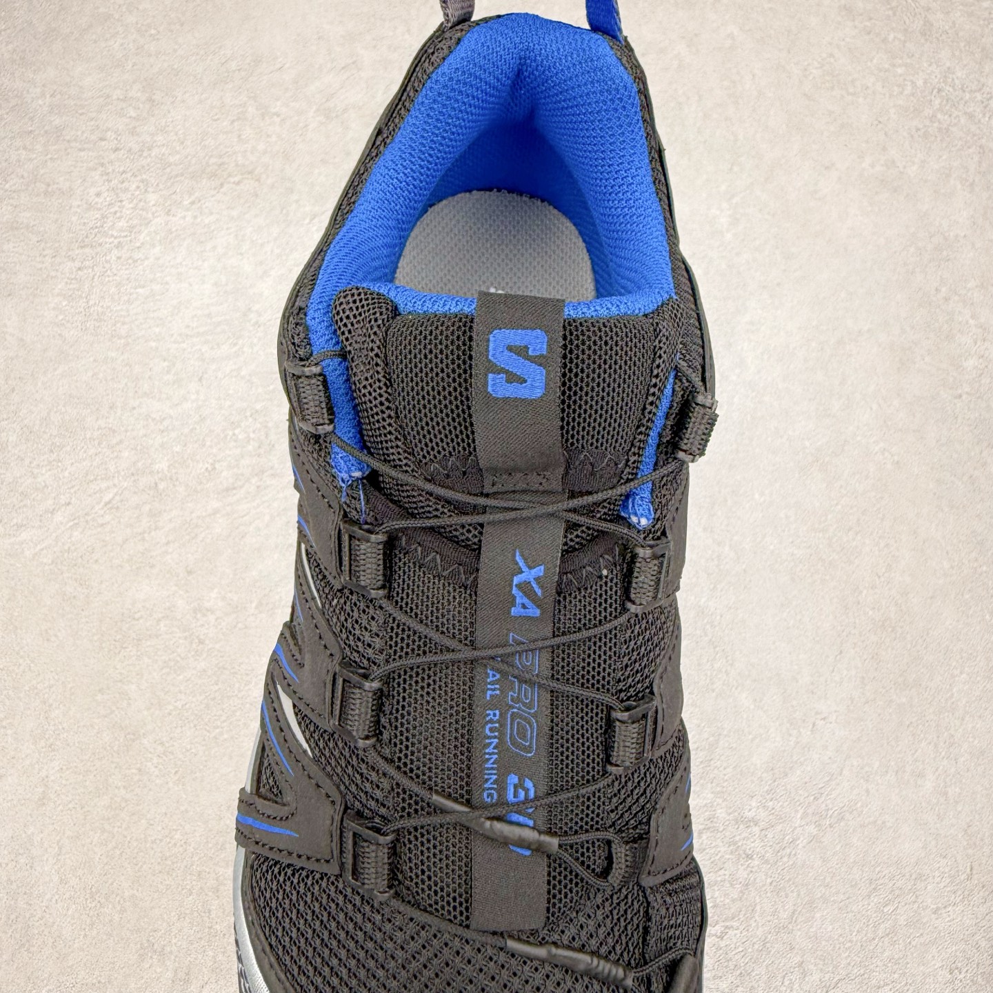 图片[5]-＃HP纯原 SALOMON XA Pro 3D ADV 萨洛蒙潮流越野机能户外功能鞋 虎扑平台特供订单 耗时半年巨作 全套原纸板楦头开发 原厂特供网布配套加持 确保原汁原味 完美呈现版型 原档数据独家私模五层组合大底 男女鞋同步官方开发至46.5 原装Ortholite轻量化鞋垫 中底布带钢印编号 原厂TPU锁扣 进口港宝加持 后跟自然饱满 还原公司包裹性 鞋面采用SENSIFT贴合技术 全方位贴合包裹脚型 鞋跟部鞋底牵引设计 提供强大的抓地性能 更适应野外崎岖不平的道路 其3D ADVANCED CHASSIS底盘 材料轻量大化 钉齿设计更具稳定性 防护性 鞋底易磨损区运用CONTAGRIP高耐磨材料 应对城市硬质路面长距离跑考验 尺码：36 36.5 37.5 38 38.5 39 40 40.5 41 42 42.5 43 44 44.5 45 46 46.5-选品中心