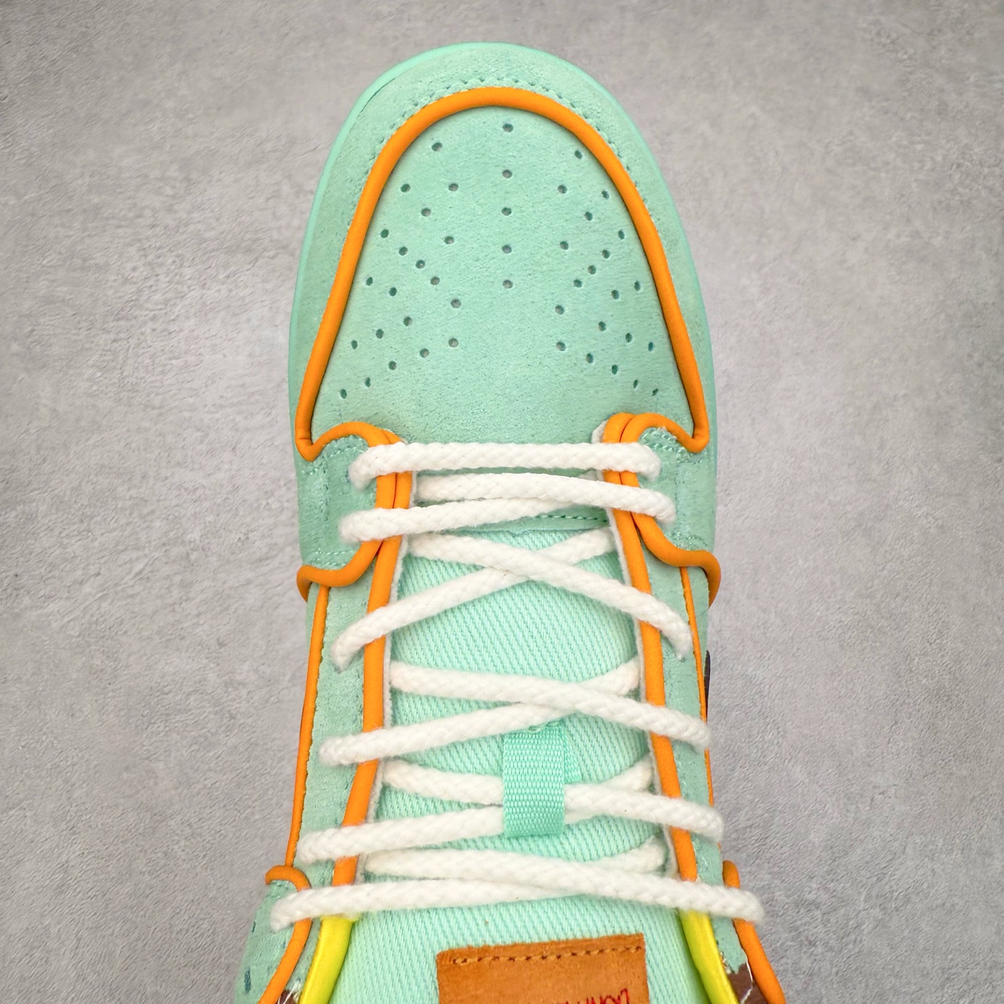 图片[4]-＃F版 NK SB Dunk Low 黑人月黑绿 HF3058-300 极限压缩利润空间 超乎所想的高性价比 用料绝不含糊 原盒原配 正确耐磨橡胶大底 超高清洁度 全鞋零毛边皮料切割 全套原楦原模倾力打造完美版型 尺码：36 36.5 37.5 38 38.5 39 40 40.5 41 42 42.5 43 44 44.5 45 46 47.5-选品中心