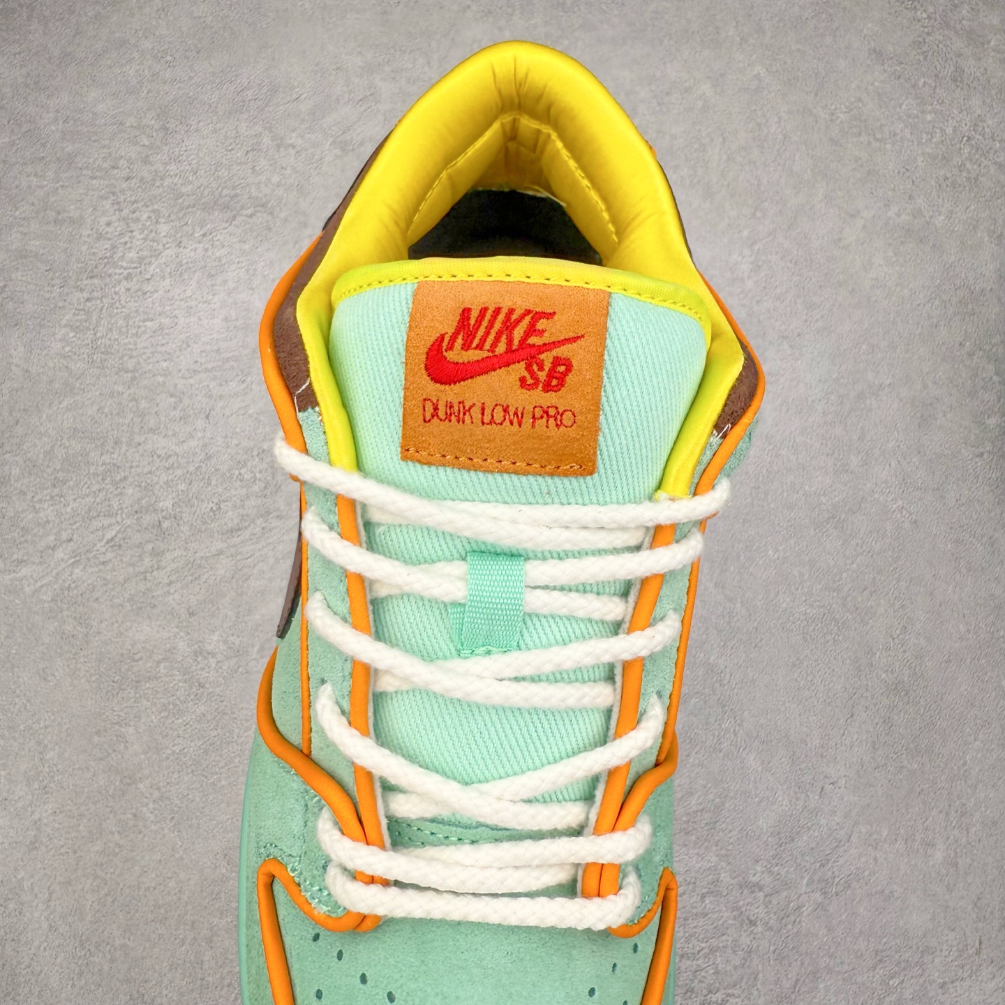 图片[5]-＃F版 NK SB Dunk Low 黑人月黑绿 HF3058-300 极限压缩利润空间 超乎所想的高性价比 用料绝不含糊 原盒原配 正确耐磨橡胶大底 超高清洁度 全鞋零毛边皮料切割 全套原楦原模倾力打造完美版型 尺码：36 36.5 37.5 38 38.5 39 40 40.5 41 42 42.5 43 44 44.5 45 46 47.5-选品中心