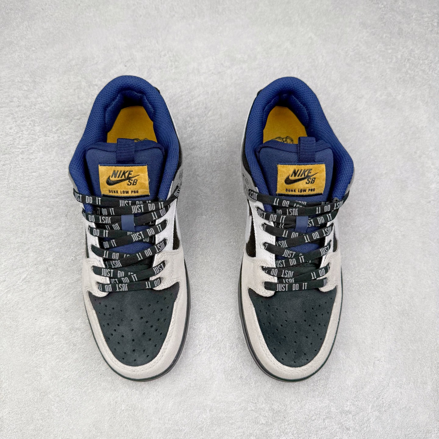 图片[2]-＃F版 NK SB Dunk Low 解构绑带 DX6775-400 极限压缩利润空间 超乎所想的高性价比 用料绝不含糊 原盒原配 正确耐磨橡胶大底 超高清洁度 全鞋零毛边皮料切割 全套原楦原模倾力打造完美版型 尺码：36 36.5 37.5 38 38.5 39 40 40.5 41 42 42.5 43 44 44.5 45 46 47.5-选品中心