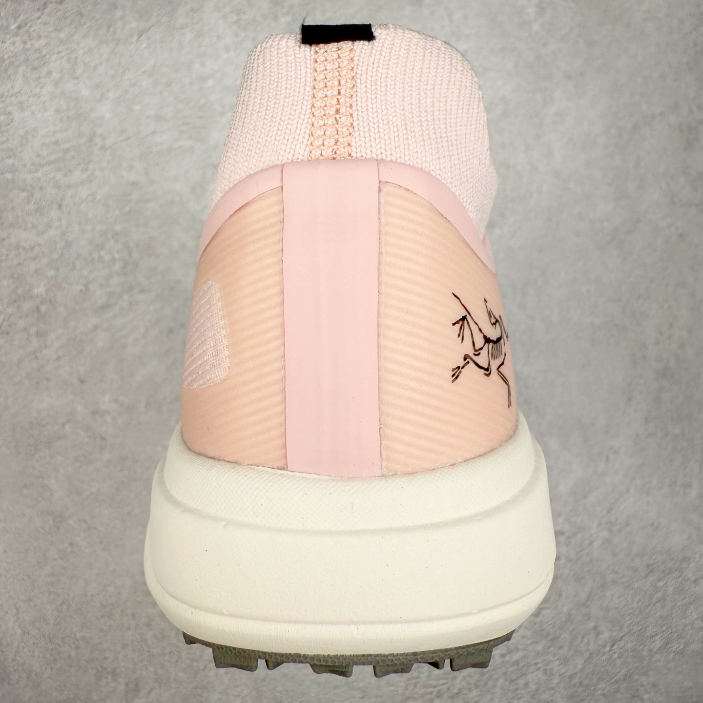 图片[8]-＃HP Arcteryx SYLAN 始祖鸟户外防水透气低帮徒步登山鞋 Arcteryx中文名始祖鸟 加拿大户外服饰品牌 1989年创立于加拿大温哥华 始祖鸟来自加拿大海岸山脉 植根高山的专业户外品牌 始终秉承对精湛设计和工艺孜孜以求的准则 从1989年创立至今 Arcteryx始终不断在产品设计与做工上不惜工本 以满足始祖鸟的标准 品质、设计以及精简的理念造就了其良好的性能 并能满足严苛环境下的使用需求 尺码：39 40 41 42 43 44 45-选品中心