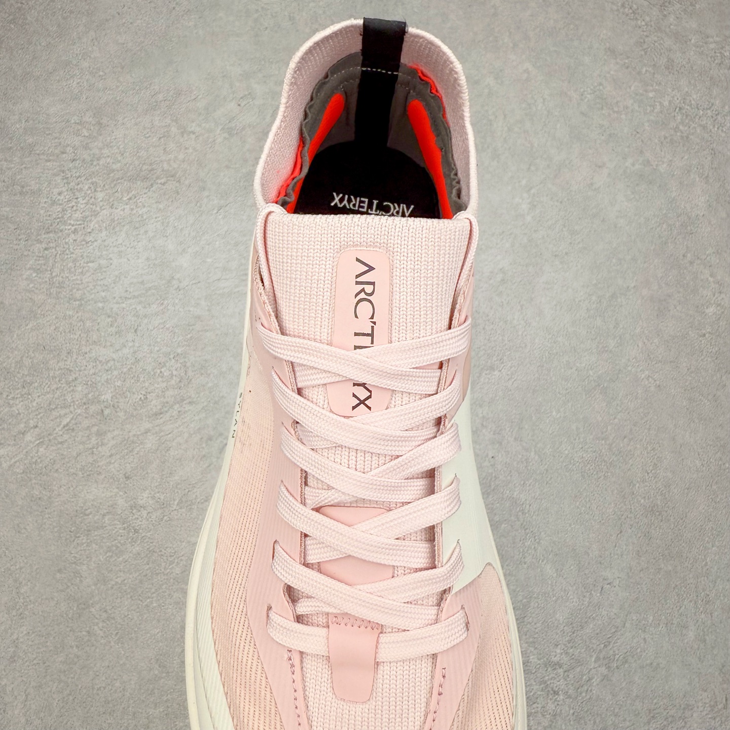 图片[5]-＃HP Arcteryx SYLAN 始祖鸟户外防水透气低帮徒步登山鞋 Arcteryx中文名始祖鸟 加拿大户外服饰品牌 1989年创立于加拿大温哥华 始祖鸟来自加拿大海岸山脉 植根高山的专业户外品牌 始终秉承对精湛设计和工艺孜孜以求的准则 从1989年创立至今 Arcteryx始终不断在产品设计与做工上不惜工本 以满足始祖鸟的标准 品质、设计以及精简的理念造就了其良好的性能 并能满足严苛环境下的使用需求 尺码：39 40 41 42 43 44 45-选品中心