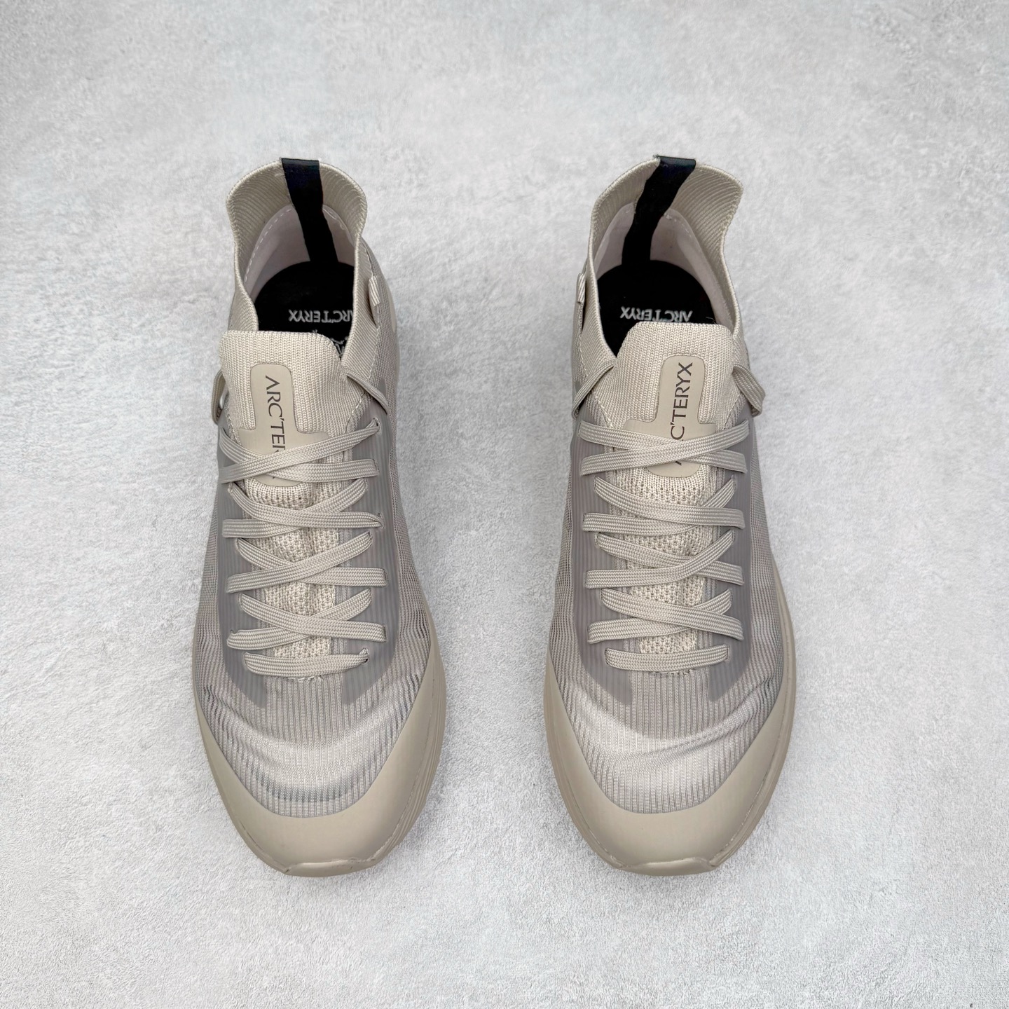 图片[2]-＃HP Arcteryx Norvan SL 3 始祖鸟时尚舒适防滑透气轻便低帮跑步鞋 Arcteryx中文名始祖鸟 加拿大户外服饰品牌 1989年创立于加拿大温哥华 始祖鸟来自加拿大海岸山脉 植根高山的专业户外品牌 始终秉承对精湛设计和工艺孜孜以求的准则 从1989年创立至今 Arcteryx始终不断在产品设计与做工上不惜工本 以满足始祖鸟的标准 品质、设计以及精简的理念造就了其良好的性能 并能满足严苛环境下的使用需求 尺码：40 41 42 43 44 45-选品中心