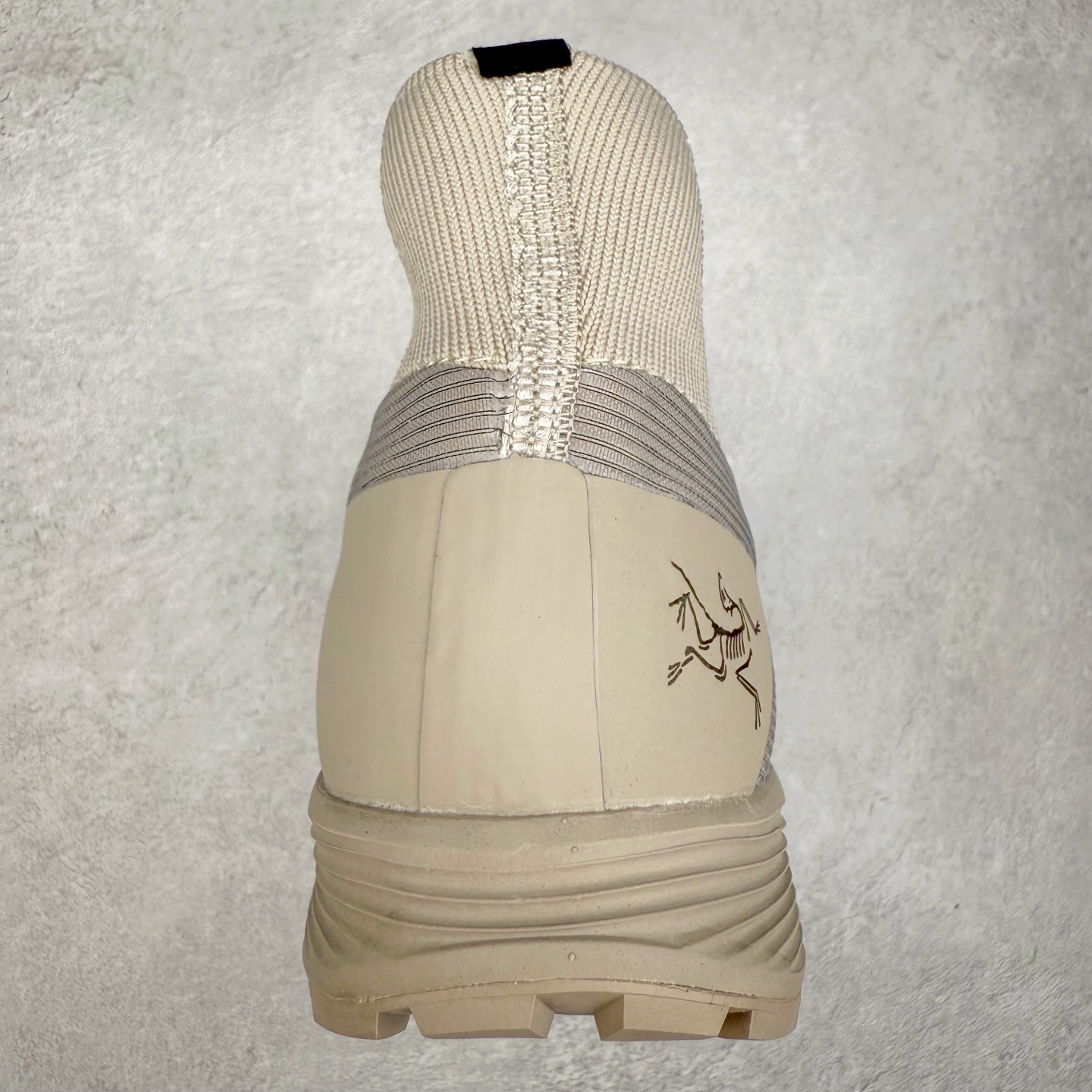 图片[8]-＃HP Arcteryx Norvan SL 3 始祖鸟时尚舒适防滑透气轻便低帮跑步鞋 Arcteryx中文名始祖鸟 加拿大户外服饰品牌 1989年创立于加拿大温哥华 始祖鸟来自加拿大海岸山脉 植根高山的专业户外品牌 始终秉承对精湛设计和工艺孜孜以求的准则 从1989年创立至今 Arcteryx始终不断在产品设计与做工上不惜工本 以满足始祖鸟的标准 品质、设计以及精简的理念造就了其良好的性能 并能满足严苛环境下的使用需求 尺码：40 41 42 43 44 45-选品中心