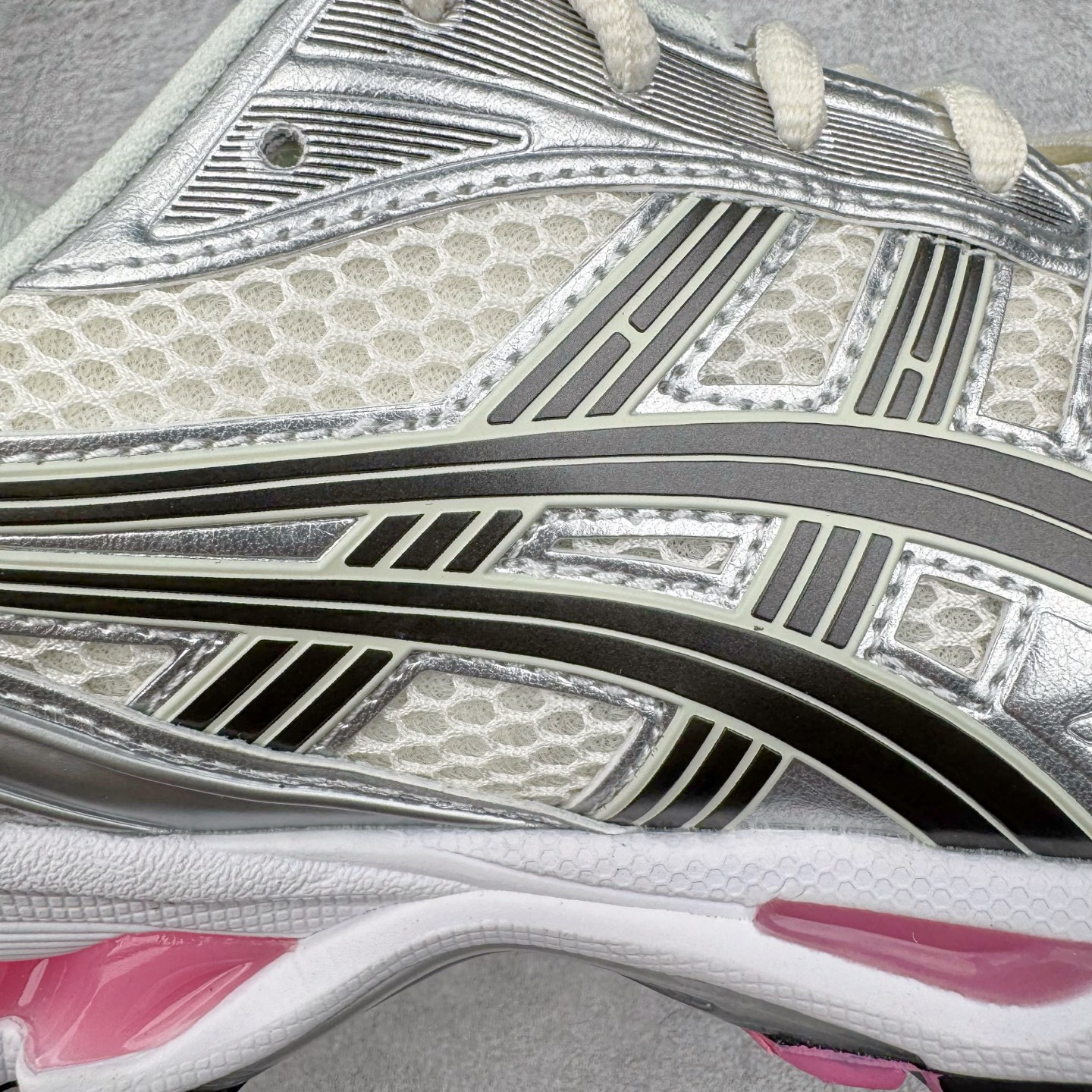 图片[18]-＃ZC总裁 Asics Gel-Kayano K14 亚瑟士系列复古舒适织物合成革减震防滑耐磨低帮休闲跑步鞋 市场顶级版本 原装纸板楦头开发 独家私模五层组合大底 原厂定制缓震硅胶加持 原盒原配 官方四联吊牌 一比一同步原鞋工艺和用料 鞋面原厂“三明治”多层网布 区别其他同价版本 鞋垫采用原厂OrthoLite欧索莱材质 非普通海玻璃鞋垫 后跟一样采用了GEL缓震胶 整体系列设计非常的科技感 锻炼跑步的同时让你一样时尚百搭 尺码：36 37 37.5 38 39 39.5 40 40.5 41.5 42 42.5 43.5 44 44.5 45 46-选品中心