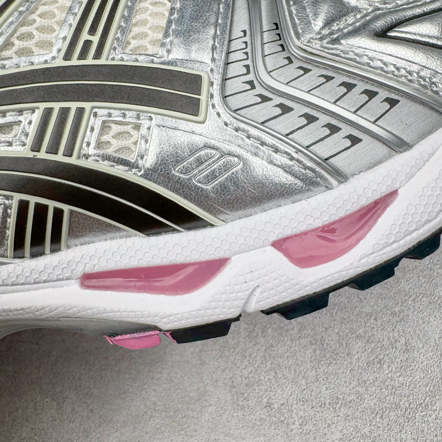 图片[20]-＃ZC总裁 Asics Gel-Kayano K14 亚瑟士系列复古舒适织物合成革减震防滑耐磨低帮休闲跑步鞋 市场顶级版本 原装纸板楦头开发 独家私模五层组合大底 原厂定制缓震硅胶加持 原盒原配 官方四联吊牌 一比一同步原鞋工艺和用料 鞋面原厂“三明治”多层网布 区别其他同价版本 鞋垫采用原厂OrthoLite欧索莱材质 非普通海玻璃鞋垫 后跟一样采用了GEL缓震胶 整体系列设计非常的科技感 锻炼跑步的同时让你一样时尚百搭 尺码：36 37 37.5 38 39 39.5 40 40.5 41.5 42 42.5 43.5 44 44.5 45 46-选品中心