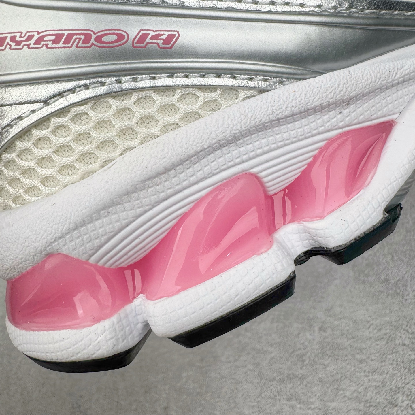 图片[17]-＃ZC总裁 Asics Gel-Kayano K14 亚瑟士系列复古舒适织物合成革减震防滑耐磨低帮休闲跑步鞋 市场顶级版本 原装纸板楦头开发 独家私模五层组合大底 原厂定制缓震硅胶加持 原盒原配 官方四联吊牌 一比一同步原鞋工艺和用料 鞋面原厂“三明治”多层网布 区别其他同价版本 鞋垫采用原厂OrthoLite欧索莱材质 非普通海玻璃鞋垫 后跟一样采用了GEL缓震胶 整体系列设计非常的科技感 锻炼跑步的同时让你一样时尚百搭 尺码：36 37 37.5 38 39 39.5 40 40.5 41.5 42 42.5 43.5 44 44.5 45 46-选品中心