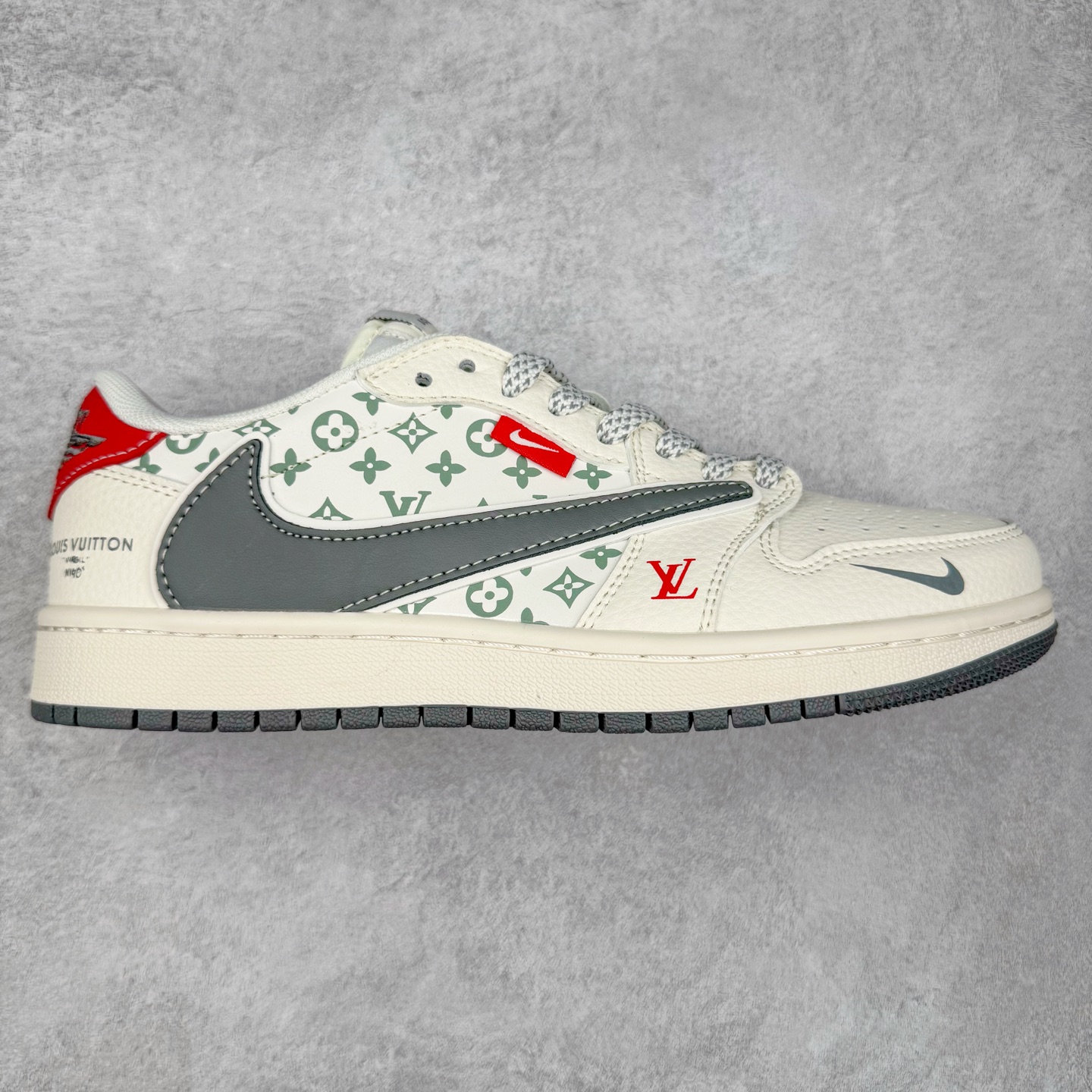 TS x Air Jordan AJ1 Low 倒钩低帮联名定制配色 YX5066-336 原厂内置气垫魔块 A模大底 头层小牛皮 鞋舌AJ原厂专用牛津布+AJ专用反口珍珠布+原厂无杂质高弹内里海棉+特殊封边弹力鞋带 实拍调校N版已经零色差零失真 百分百还原实物色彩所见即所得 不存在货不对板色差等低级问题 选购参考实物拍摄 不混卖不参货 只用心做好货严格选品 承诺混一赔十 尺码：36 36.5 37.5 38 38.5 39 40 40.5 41 42 42.5 43 44 44.5 45-选品中心