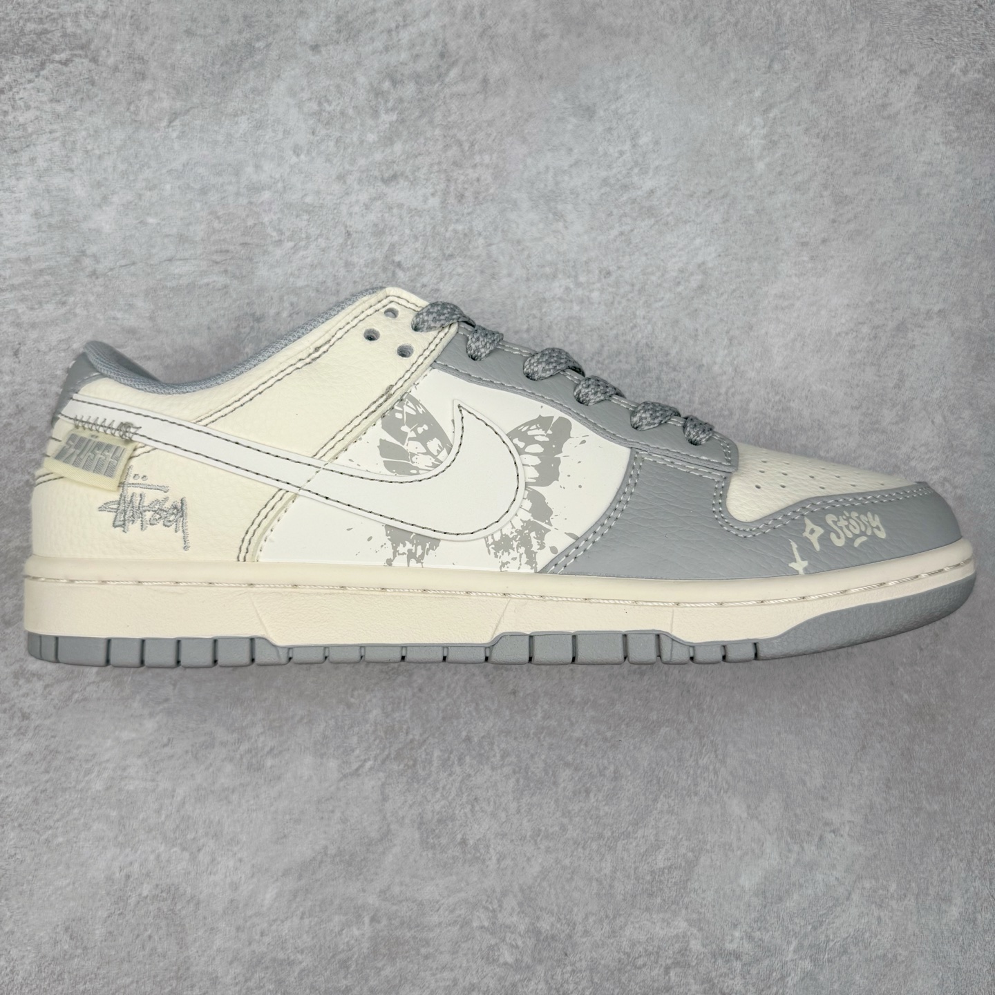 NK Dunk Low 定制配色 DJ2024-120 大厂出品 极力推荐 原装头层材料 独家版型蒸餾加工帶來的是更好的视觉和脚感体验大厂纯原品质出货 清洁度 电绣工艺 皮料切割干净无任何毛边 细节完美 实拍调校N版已经零色差零失真 百分百还原实物色彩所见即所得 不存在货不对板色差等低级问题 选购参考实物拍摄 不混卖不参货 只用心做好货严格选品 承诺混一赔十 尺码：36 36.5 37.5 38 38.5 39 40 40.5 41 42 42.5 43 44 44.5 45-选品中心