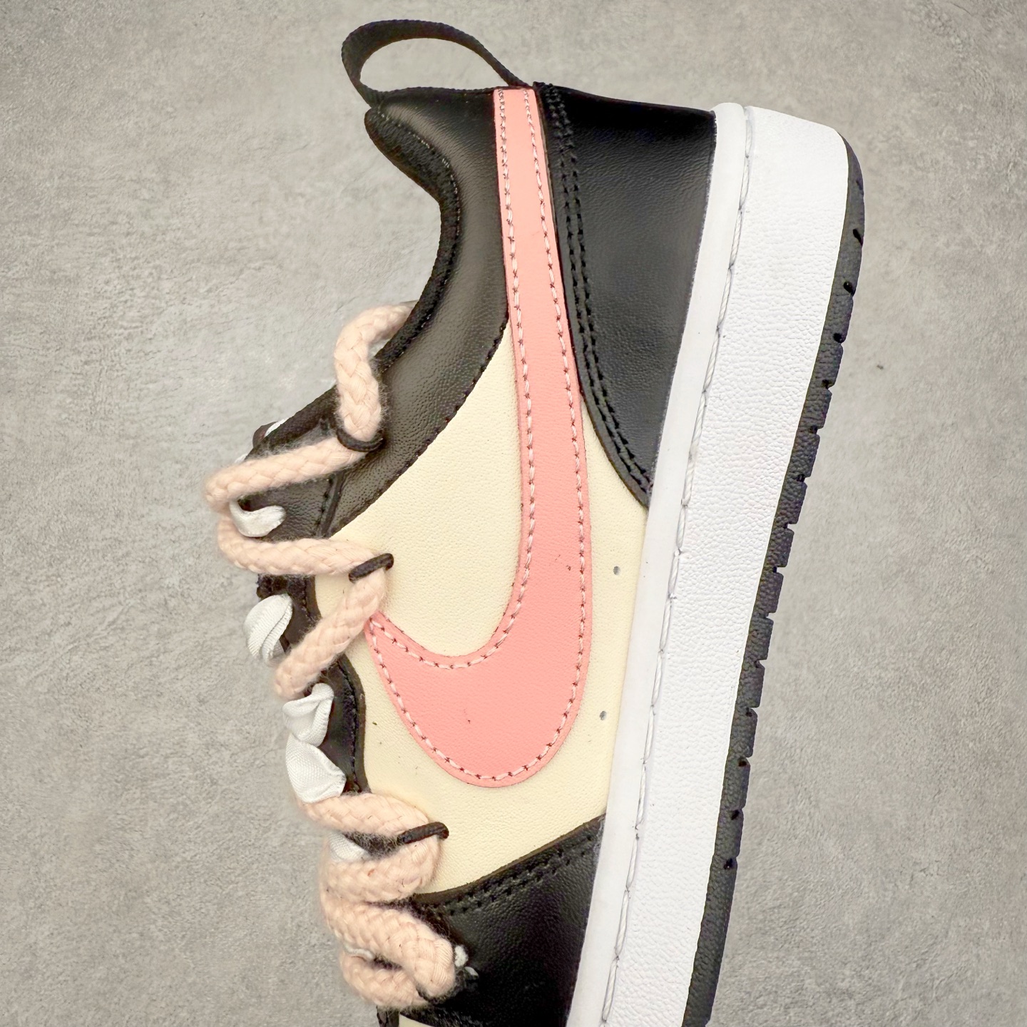 图片[7]-＃福利特价 NK Court Borough Low CB2 低帮百搭透气休闲运动板鞋 绑带解构风定制配色 原数据独家私模大底 经典耐用的设计 兼顾舒适脚感和出众风范 演绎匠心之作 结构性的支撑贴合感结合复古篮球设计 塑就场外全明星风范 尺码：36 36.5 37.5 38 38.5 39 40 40.5 41 42 42.5 43 44 44.5 45 46-选品中心