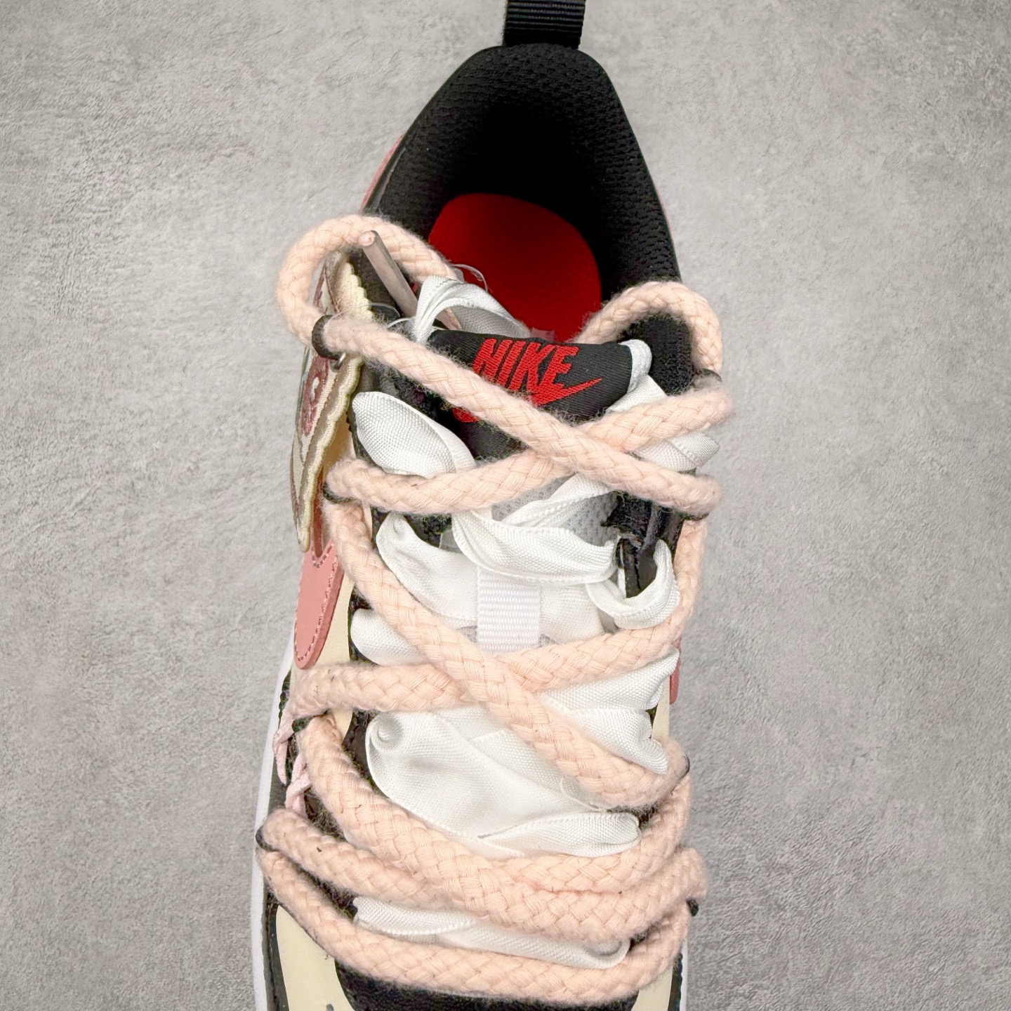 图片[5]-＃福利特价 NK Court Borough Low CB2 低帮百搭透气休闲运动板鞋 绑带解构风定制配色 原数据独家私模大底 经典耐用的设计 兼顾舒适脚感和出众风范 演绎匠心之作 结构性的支撑贴合感结合复古篮球设计 塑就场外全明星风范 尺码：36 36.5 37.5 38 38.5 39 40 40.5 41 42 42.5 43 44 44.5 45 46-选品中心