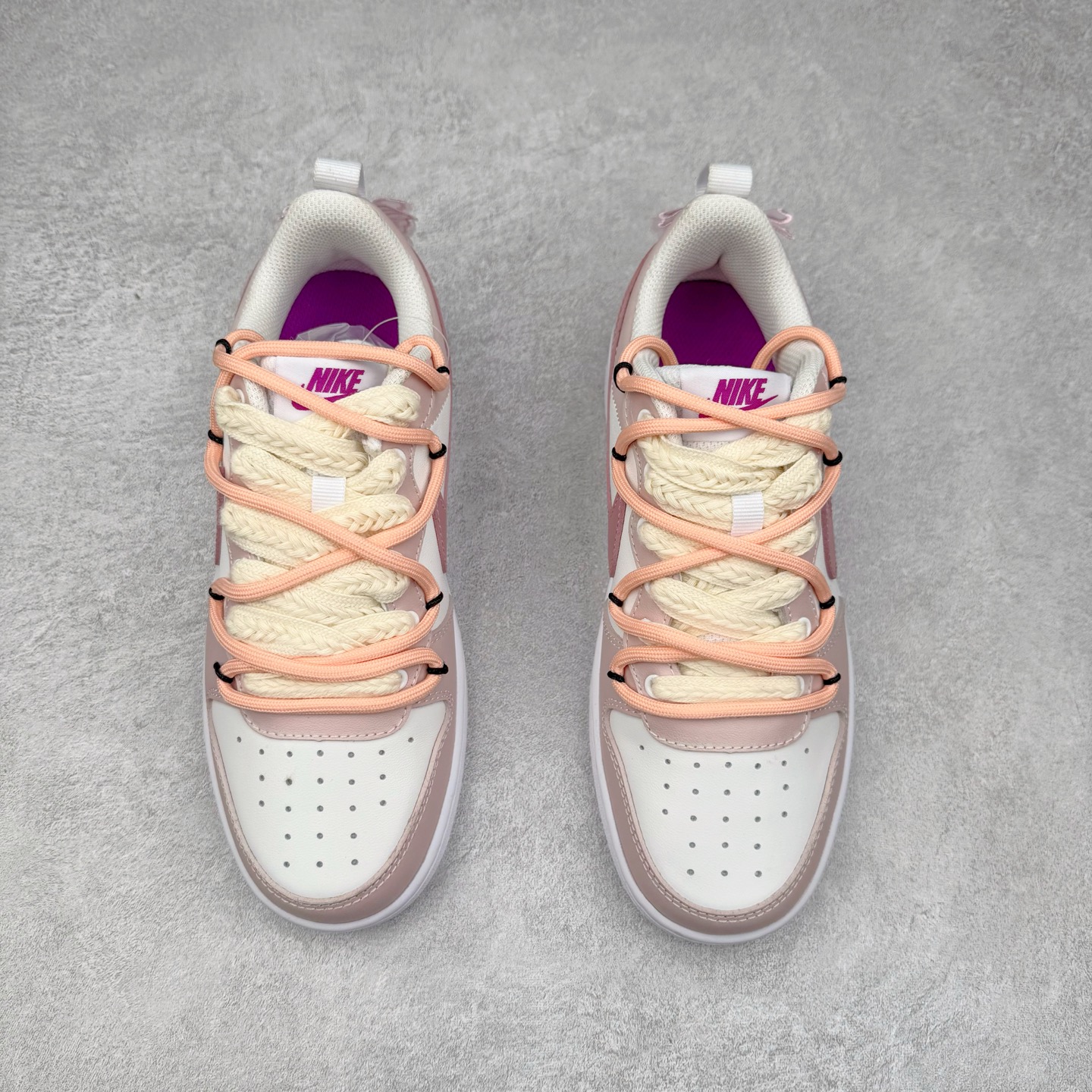 图片[2]-＃福利特价 NK Court Borough Low CB2 低帮百搭透气休闲运动板鞋 绑带解构风定制配色 原数据独家私模大底 经典耐用的设计 兼顾舒适脚感和出众风范 演绎匠心之作 结构性的支撑贴合感结合复古篮球设计 塑就场外全明星风范 尺码：36 36.5 37.5 38 38.5 39 40 40.5 41 42 42.5 43 44 44.5 45 46-选品中心