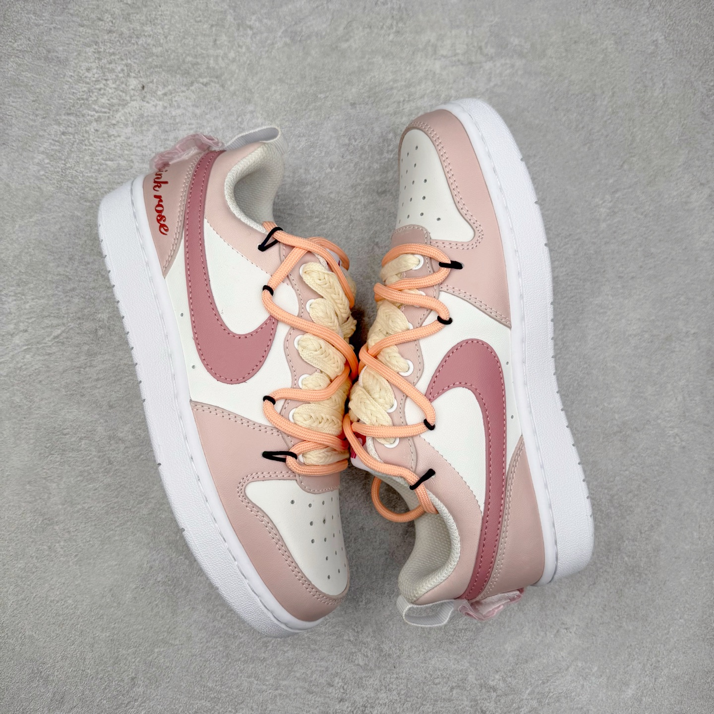 图片[3]-＃福利特价 NK Court Borough Low CB2 低帮百搭透气休闲运动板鞋 绑带解构风定制配色 原数据独家私模大底 经典耐用的设计 兼顾舒适脚感和出众风范 演绎匠心之作 结构性的支撑贴合感结合复古篮球设计 塑就场外全明星风范 尺码：36 36.5 37.5 38 38.5 39 40 40.5 41 42 42.5 43 44 44.5 45 46-选品中心