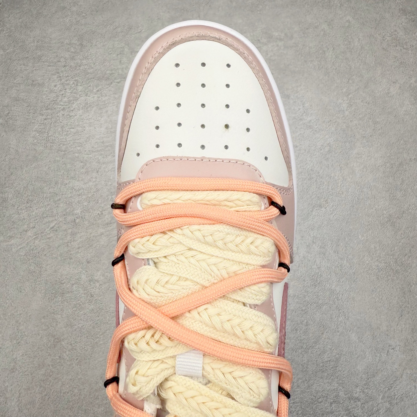 图片[4]-＃福利特价 NK Court Borough Low CB2 低帮百搭透气休闲运动板鞋 绑带解构风定制配色 原数据独家私模大底 经典耐用的设计 兼顾舒适脚感和出众风范 演绎匠心之作 结构性的支撑贴合感结合复古篮球设计 塑就场外全明星风范 尺码：36 36.5 37.5 38 38.5 39 40 40.5 41 42 42.5 43 44 44.5 45 46-选品中心