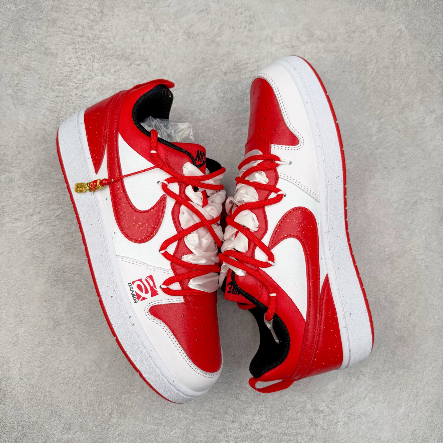 图片[3]-＃福利特价 NK Court Borough Low CB2 低帮百搭透气休闲运动板鞋 绑带解构风定制配色 原数据独家私模大底 经典耐用的设计 兼顾舒适脚感和出众风范 演绎匠心之作 结构性的支撑贴合感结合复古篮球设计 塑就场外全明星风范 尺码：36 36.5 37.5 38 38.5 39 40 40.5 41 42 42.5 43 44 44.5 45 46-选品中心