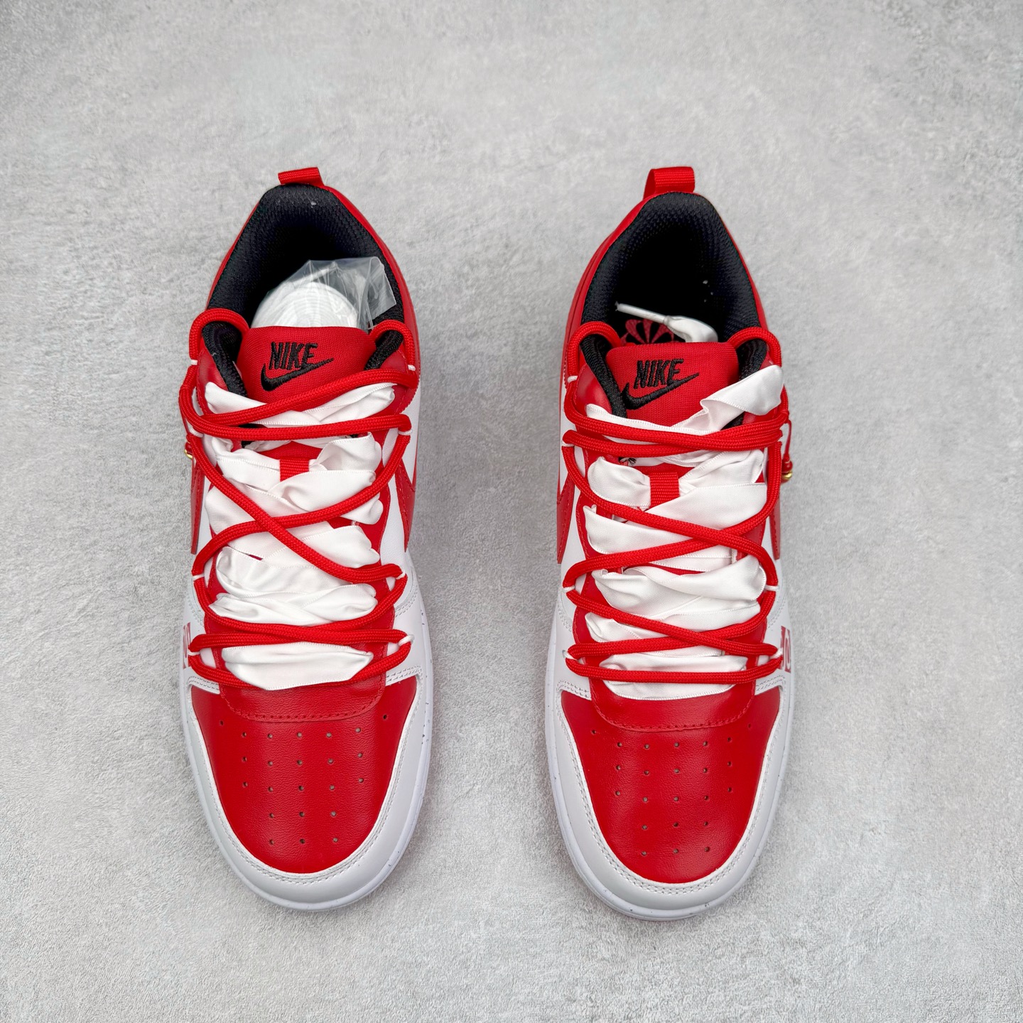 图片[2]-＃福利特价 NK Court Borough Low CB2 低帮百搭透气休闲运动板鞋 绑带解构风定制配色 原数据独家私模大底 经典耐用的设计 兼顾舒适脚感和出众风范 演绎匠心之作 结构性的支撑贴合感结合复古篮球设计 塑就场外全明星风范 尺码：36 36.5 37.5 38 38.5 39 40 40.5 41 42 42.5 43 44 44.5 45 46-选品中心