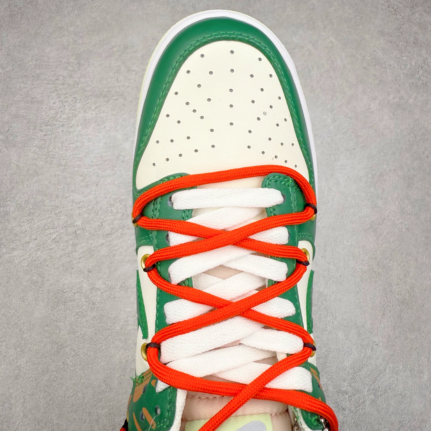 图片[4]-＃纯原福利 NK Dunk Low 定制配色 大厂出品 极力推荐 原装头层材料 独家版型蒸餾加工帶來的是更好的视觉和脚感体验大厂纯原品质出货 清洁度 电绣工艺 皮料切割干净无任何毛边 细节完美 尺码：36 36.5 37.5 38 38.5 39 40 40.5 41 42 42.5 43 44 44.5 45 46-选品中心