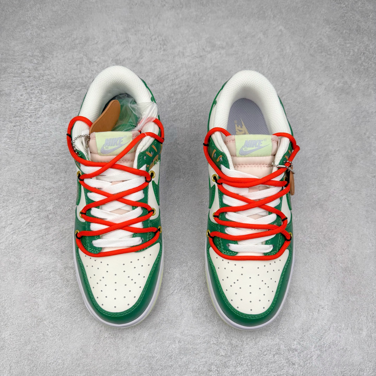 图片[2]-＃纯原福利 NK Dunk Low 定制配色 大厂出品 极力推荐 原装头层材料 独家版型蒸餾加工帶來的是更好的视觉和脚感体验大厂纯原品质出货 清洁度 电绣工艺 皮料切割干净无任何毛边 细节完美 尺码：36 36.5 37.5 38 38.5 39 40 40.5 41 42 42.5 43 44 44.5 45 46-选品中心