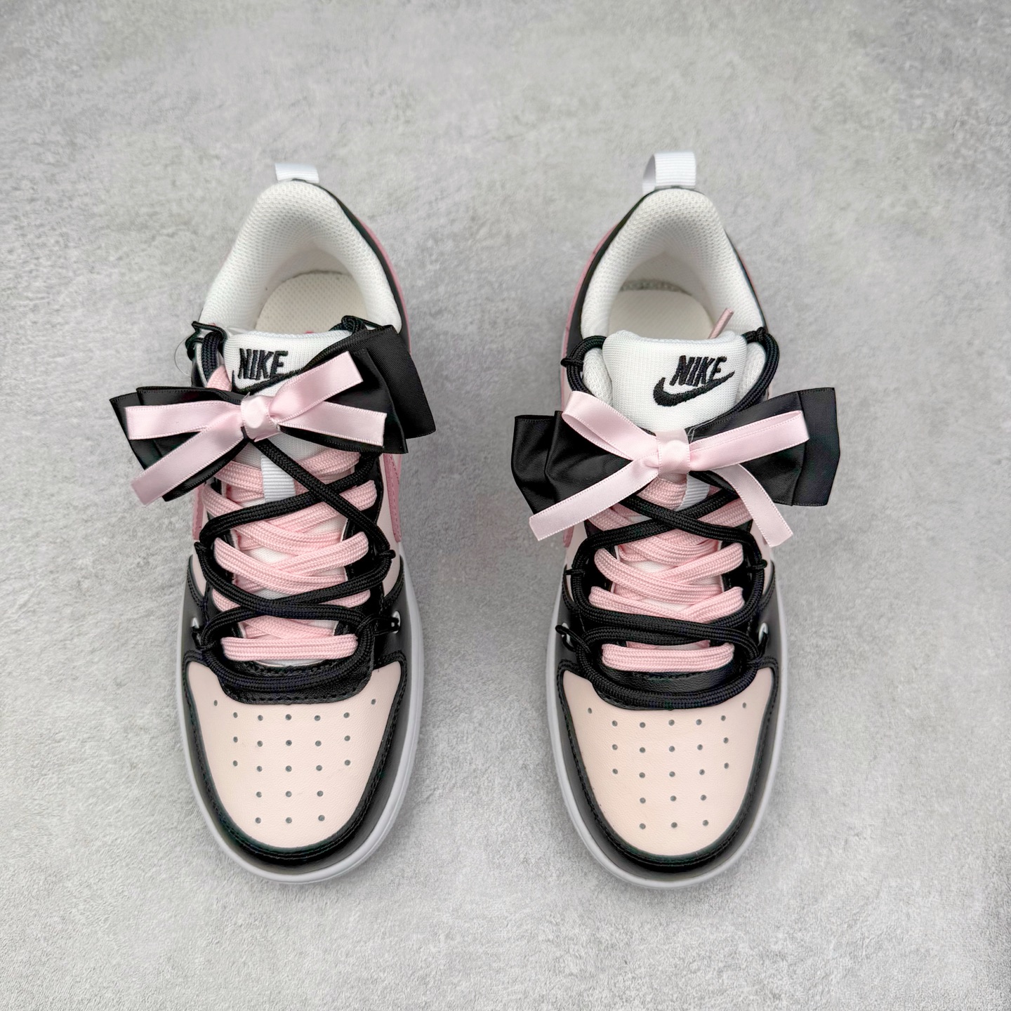 图片[2]-＃福利特价 NK Court Borough Low CB2 低帮百搭透气休闲运动板鞋 绑带解构风定制配色 原数据独家私模大底 经典耐用的设计 兼顾舒适脚感和出众风范 演绎匠心之作 结构性的支撑贴合感结合复古篮球设计 塑就场外全明星风范 尺码：36 36.5 37.5 38 38.5 39 40 40.5 41 42 42.5 43 44 44.5 45 46-选品中心