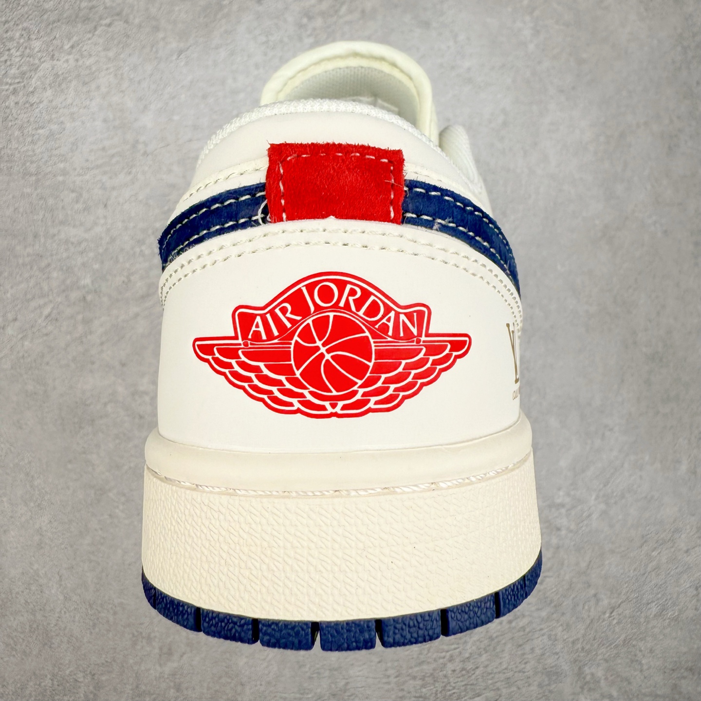 图片[8]-TS x Air Jordan AJ1 Low 倒钩低帮联名定制配色 XX3168-171 原厂内置气垫魔块 A模大底 头层小牛皮 鞋舌AJ原厂专用牛津布+AJ专用反口珍珠布+原厂无杂质高弹内里海棉+特殊封边弹力鞋带 实拍调校N版已经零色差零失真 百分百还原实物色彩所见即所得 不存在货不对板色差等低级问题 选购参考实物拍摄 不混卖不参货 只用心做好货严格选品 承诺混一赔十 尺码：36 36.5 37.5 38 38.5 39 40 40.5 41 42 42.5 43 44 44.5 45-选品中心