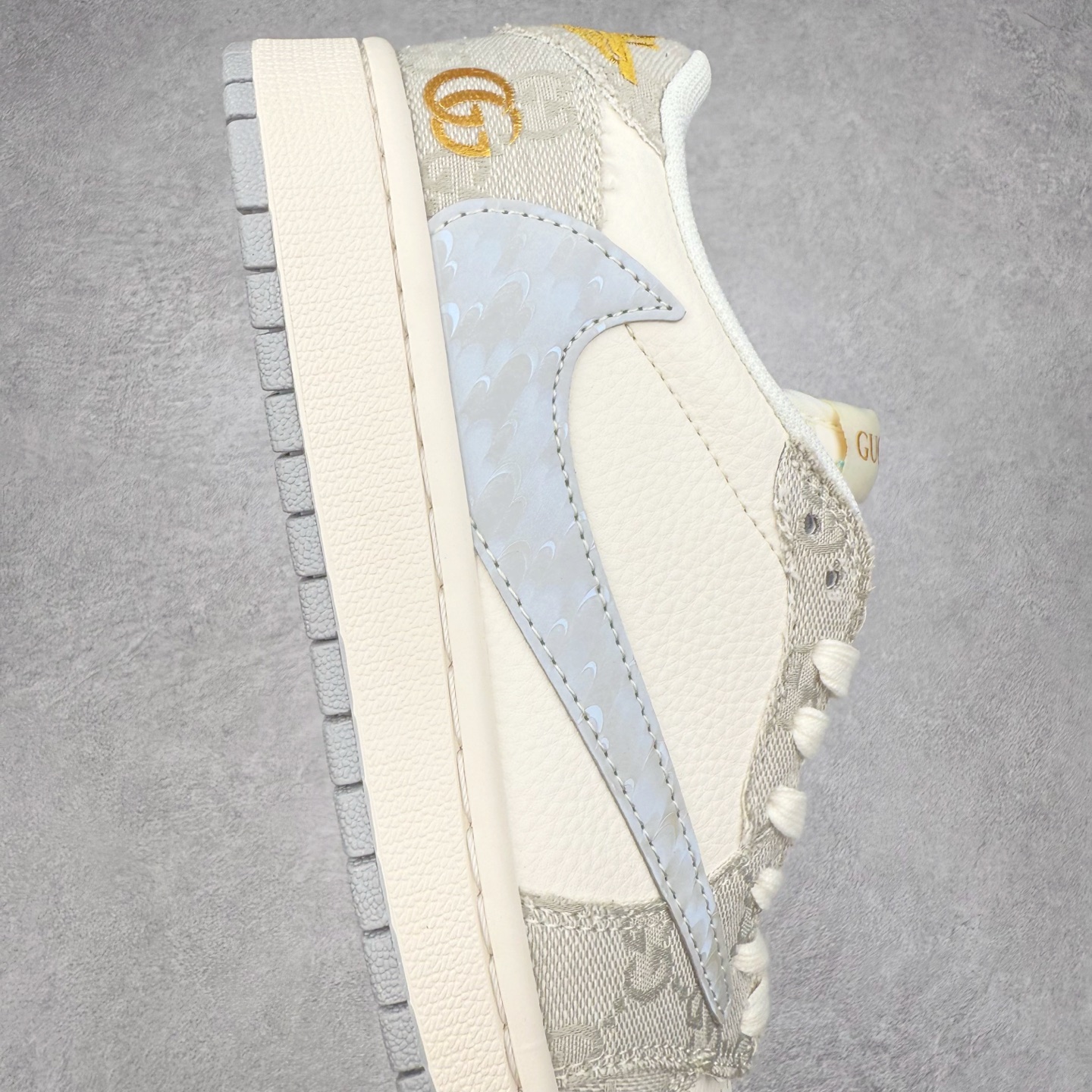 图片[6]-TS x Air Jordan AJ1 Low 倒钩低帮联名定制配色 XS7089-604 原厂内置气垫魔块 A模大底 头层小牛皮 鞋舌AJ原厂专用牛津布+AJ专用反口珍珠布+原厂无杂质高弹内里海棉+特殊封边弹力鞋带 实拍调校N版已经零色差零失真 百分百还原实物色彩所见即所得 不存在货不对板色差等低级问题 选购参考实物拍摄 不混卖不参货 只用心做好货严格选品 承诺混一赔十 尺码：36 36.5 37.5 38 38.5 39 40 40.5 41 42 42.5 43 44 44.5 45-选品中心