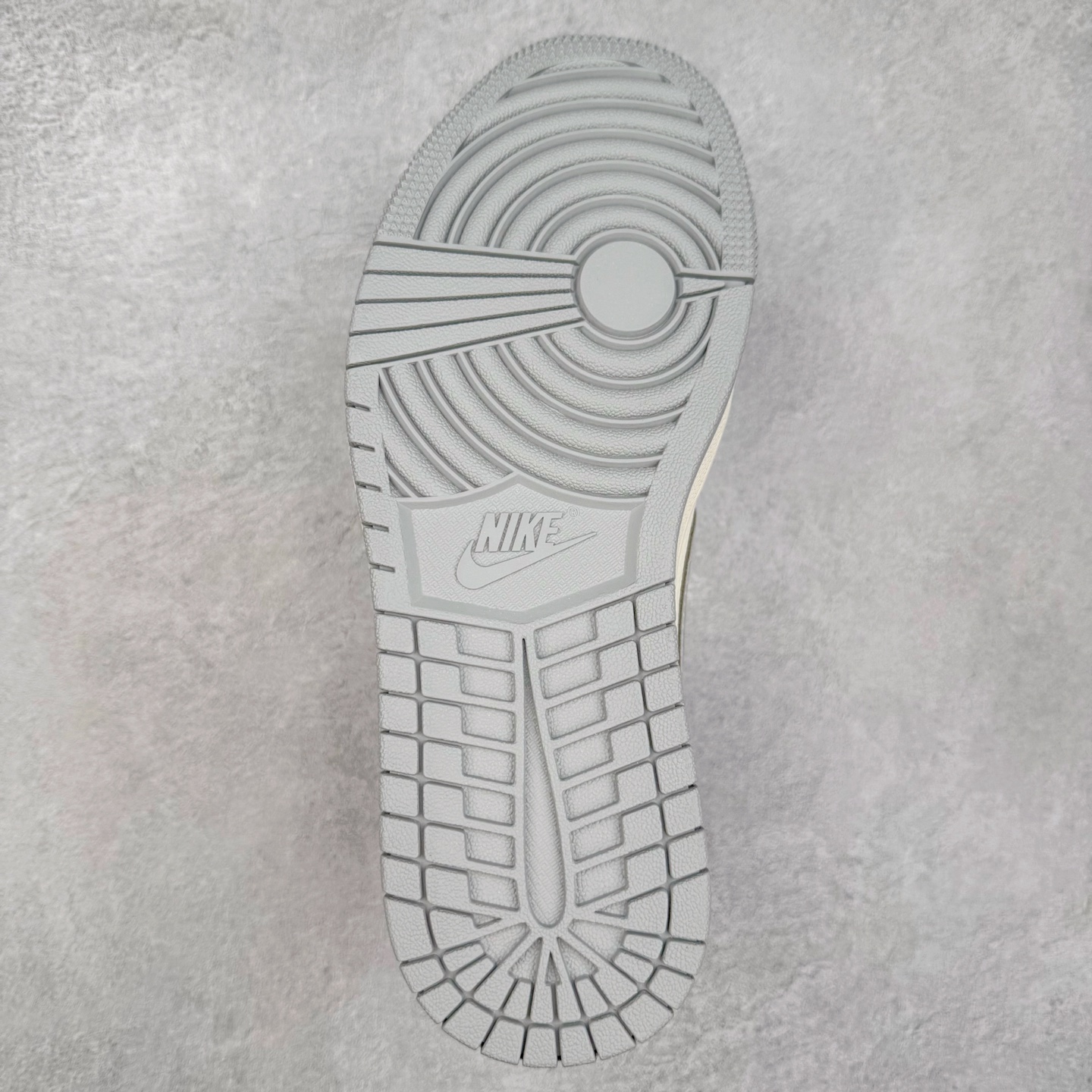 图片[9]-TS x Air Jordan AJ1 Low 倒钩低帮联名定制配色 XS7089-604 原厂内置气垫魔块 A模大底 头层小牛皮 鞋舌AJ原厂专用牛津布+AJ专用反口珍珠布+原厂无杂质高弹内里海棉+特殊封边弹力鞋带 实拍调校N版已经零色差零失真 百分百还原实物色彩所见即所得 不存在货不对板色差等低级问题 选购参考实物拍摄 不混卖不参货 只用心做好货严格选品 承诺混一赔十 尺码：36 36.5 37.5 38 38.5 39 40 40.5 41 42 42.5 43 44 44.5 45-选品中心