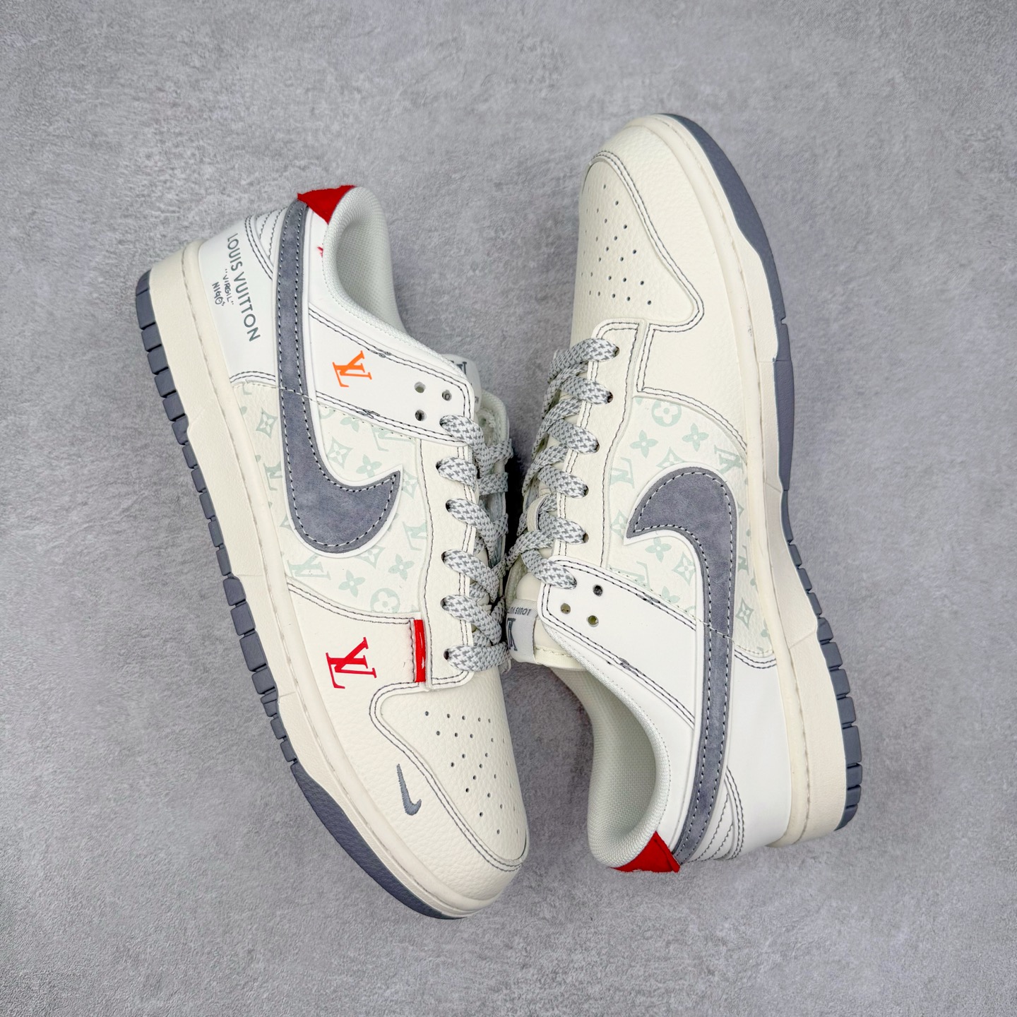 图片[3]-NK Dunk Low 定制配色 YX5066-360 大厂出品 极力推荐 原装头层材料 独家版型蒸餾加工帶來的是更好的视觉和脚感体验大厂纯原品质出货 清洁度 电绣工艺 皮料切割干净无任何毛边 细节完美 实拍调校N版已经零色差零失真 百分百还原实物色彩所见即所得 不存在货不对板色差等低级问题 选购参考实物拍摄 不混卖不参货 只用心做好货严格选品 承诺混一赔十 尺码：36 36.5 37.5 38 38.5 39 40 40.5 41 42 42.5 43 44 44.5 45-选品中心