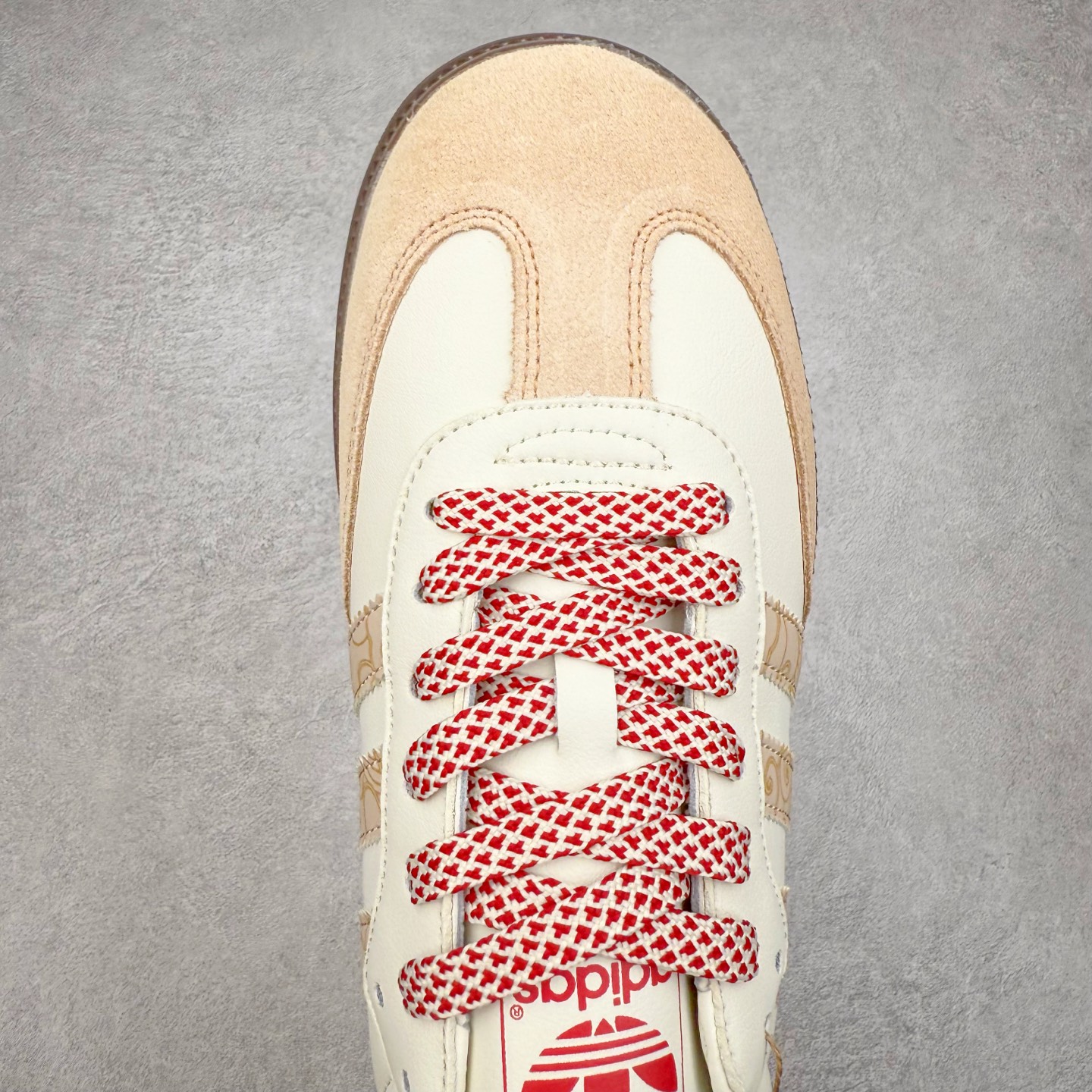 图片[4]-＃C2 AD Original Samba OG 复古经典轻便板鞋 定制配色 XR0007 这款桑巴鞋展示了高质量的工艺 带有装饰的超锁缝制和无缝的手感 柔软、柔软的皮革造型和标志性的3条纹完成了精致的外观 正规合身鞋带 鞋面上有绒面鞋垫 橡胶鞋底 享受正畸套筒软感 自50年代首次亮相以来就一直在赢得粉丝的青睐 尺码：36 36.5 37.5 38 38.5 39 40 40.5 41 42 42.5 43 44 44.5 45-选品中心