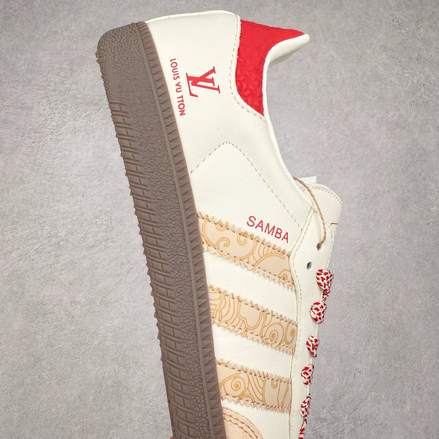 图片[6]-＃C2 AD Original Samba OG 复古经典轻便板鞋 定制配色 XR0007 这款桑巴鞋展示了高质量的工艺 带有装饰的超锁缝制和无缝的手感 柔软、柔软的皮革造型和标志性的3条纹完成了精致的外观 正规合身鞋带 鞋面上有绒面鞋垫 橡胶鞋底 享受正畸套筒软感 自50年代首次亮相以来就一直在赢得粉丝的青睐 尺码：36 36.5 37.5 38 38.5 39 40 40.5 41 42 42.5 43 44 44.5 45-选品中心