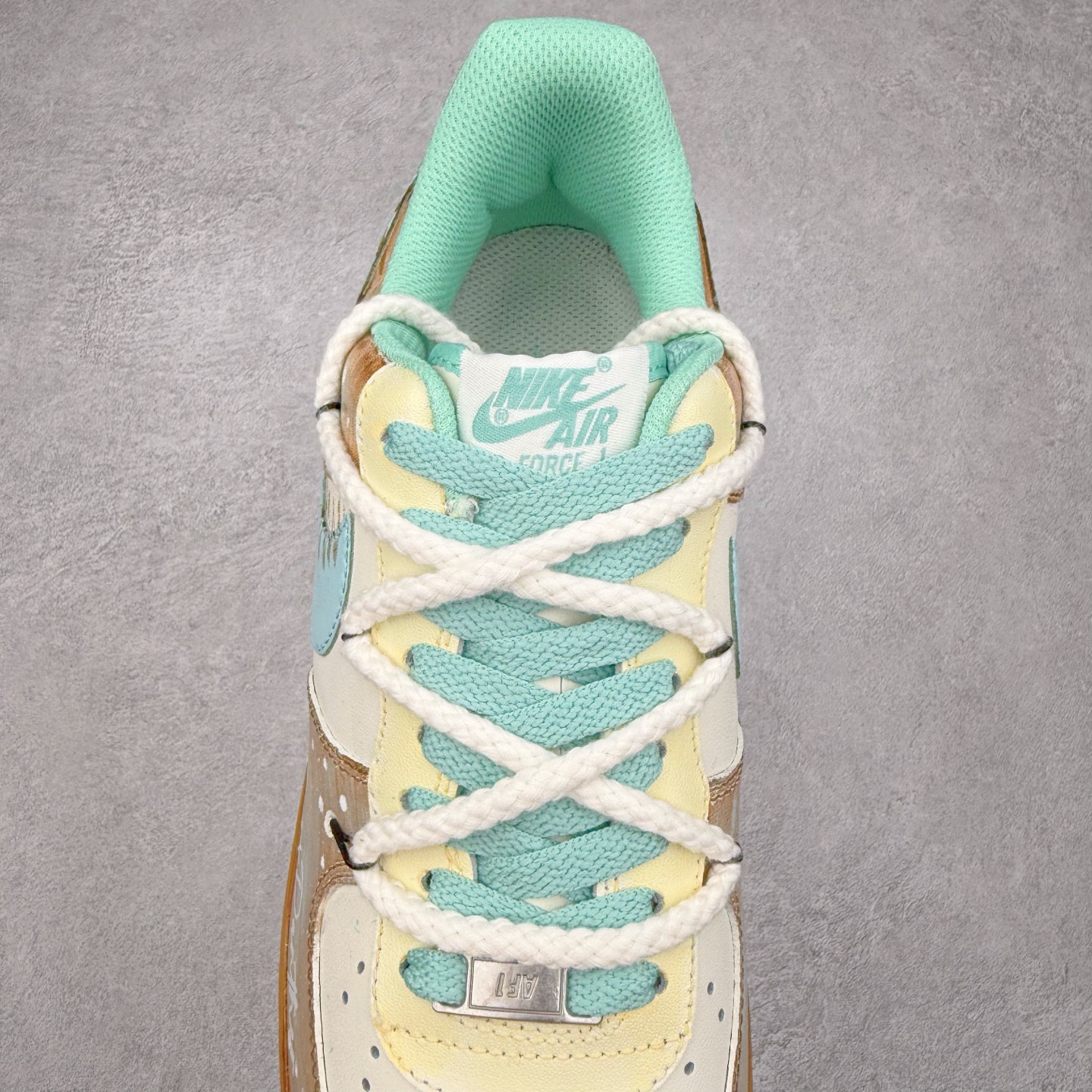 图片[5]-NK Air Force 1´07 Low 空军一号低帮百搭休闲运动板鞋 XC2351-505 柔软、弹性十足的缓震性能和出色的中底设计 横跨复古与现代的外型结合 造就出风靡全球 三十多年的Force 1 直到今天还深受青睐 实拍调校N版已经零色差零失真 百分百还原实物色彩所见即所得 不存在货不对板色差等低级问题 选购参考实物拍摄 不混卖不参货 只用心做好货严格选品 承诺混一赔十 尺码：36 36.5 37.5 38 38.5 39 40 40.5 41 42 42.5 43 44 44.5 45-选品中心