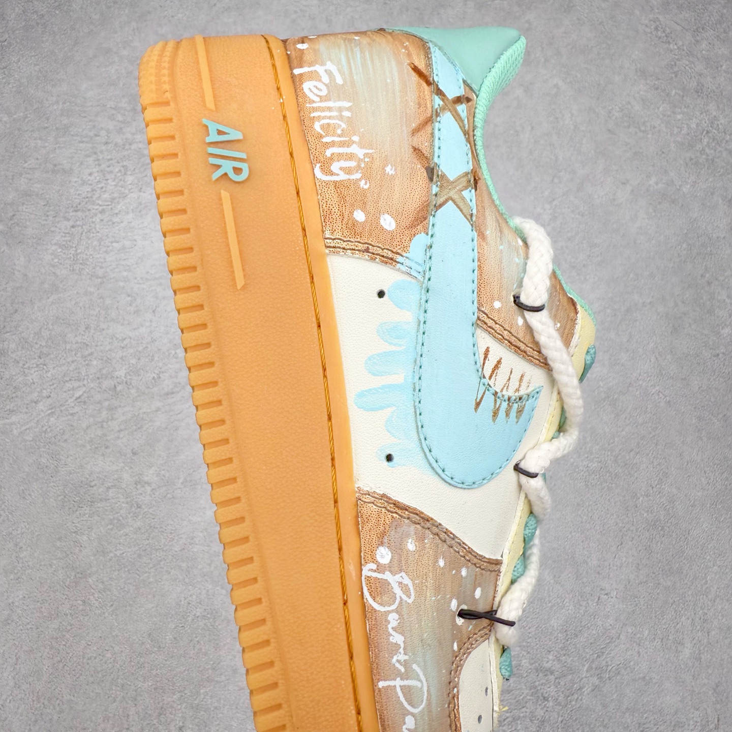 图片[6]-NK Air Force 1´07 Low 空军一号低帮百搭休闲运动板鞋 XC2351-505 柔软、弹性十足的缓震性能和出色的中底设计 横跨复古与现代的外型结合 造就出风靡全球 三十多年的Force 1 直到今天还深受青睐 实拍调校N版已经零色差零失真 百分百还原实物色彩所见即所得 不存在货不对板色差等低级问题 选购参考实物拍摄 不混卖不参货 只用心做好货严格选品 承诺混一赔十 尺码：36 36.5 37.5 38 38.5 39 40 40.5 41 42 42.5 43 44 44.5 45-选品中心